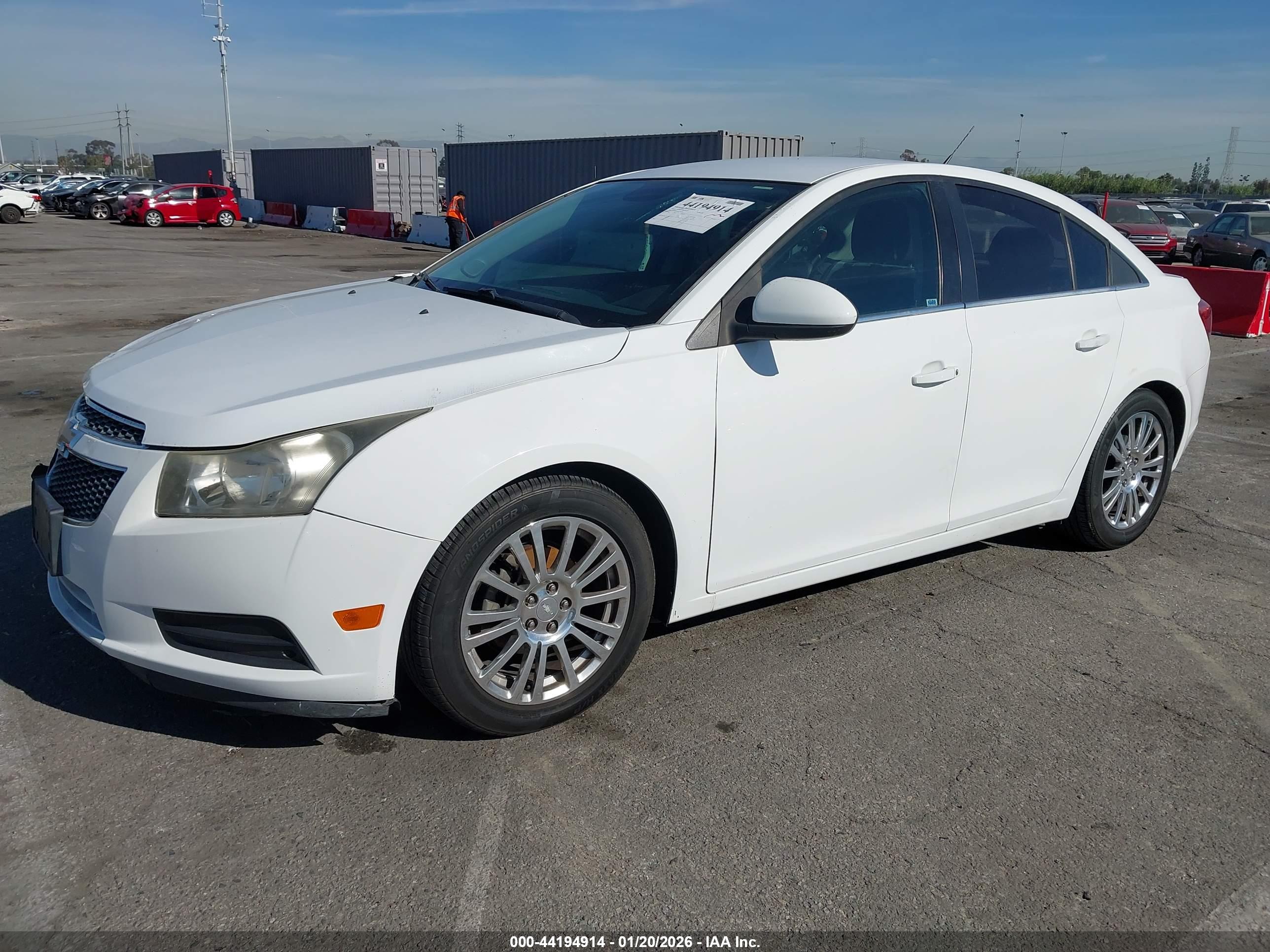 CHEVROLET CRUZE image 2