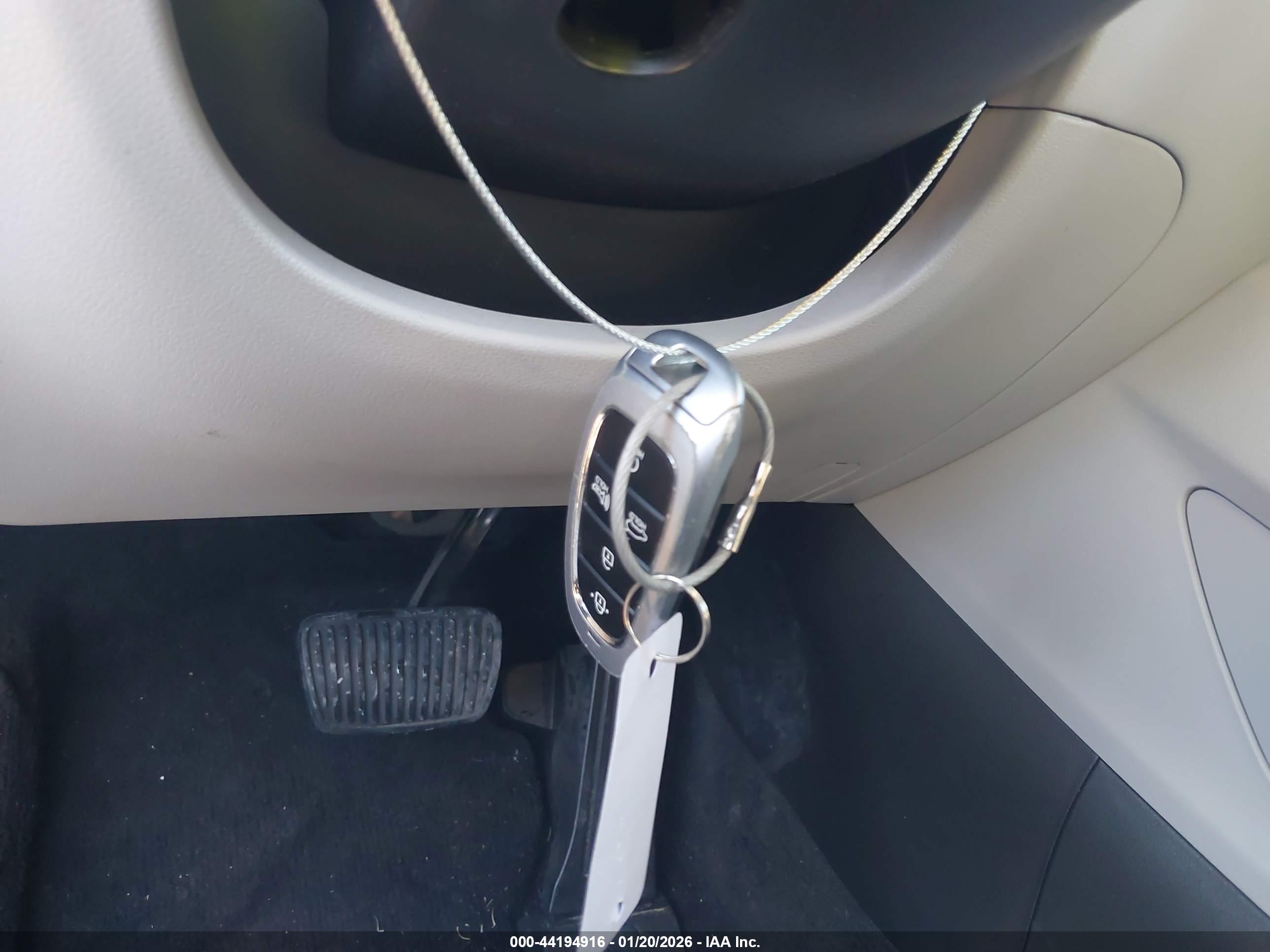 HYUNDAI TUCSON image 11