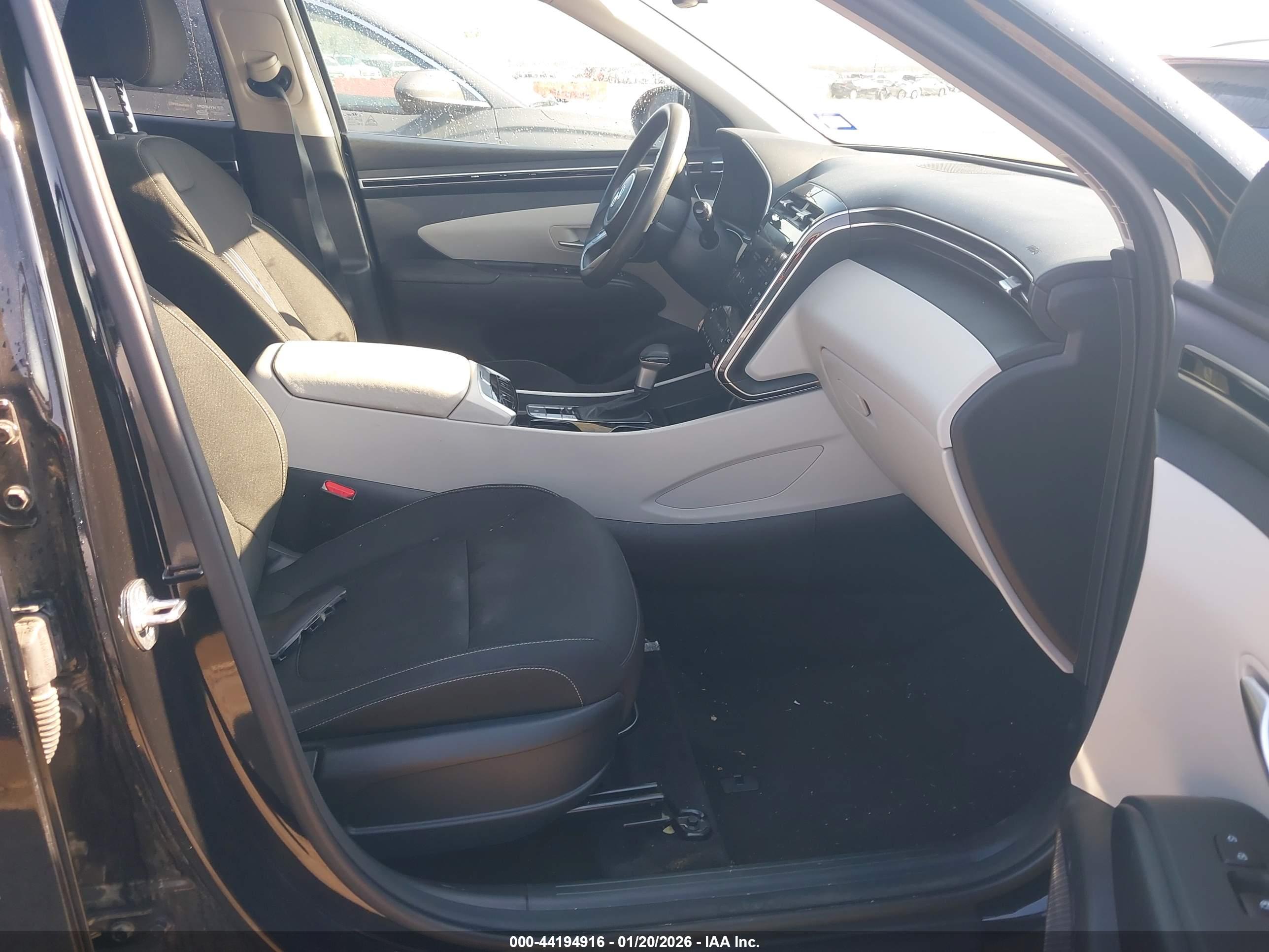HYUNDAI TUCSON image 5