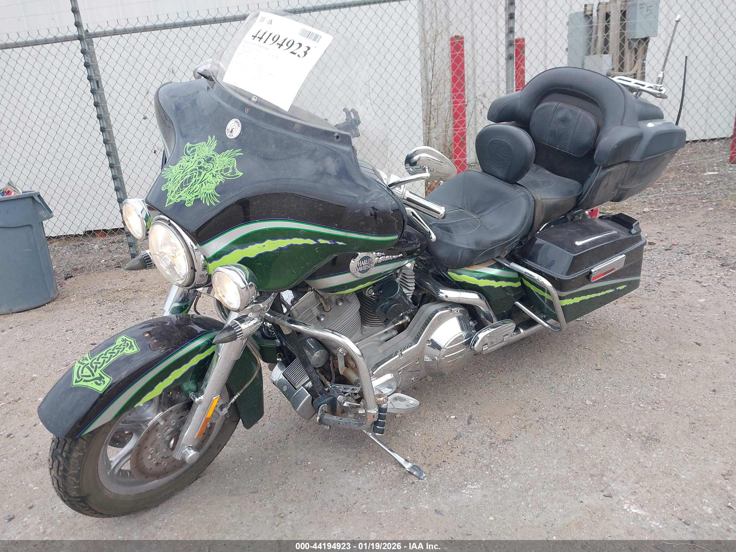 HARLEY-DAVIDSON FLHTCUSE image 2