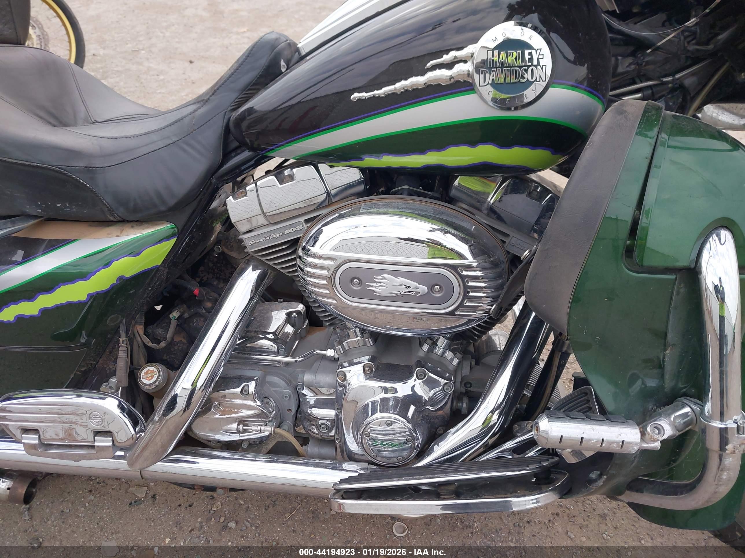 HARLEY-DAVIDSON FLHTCUSE image 8