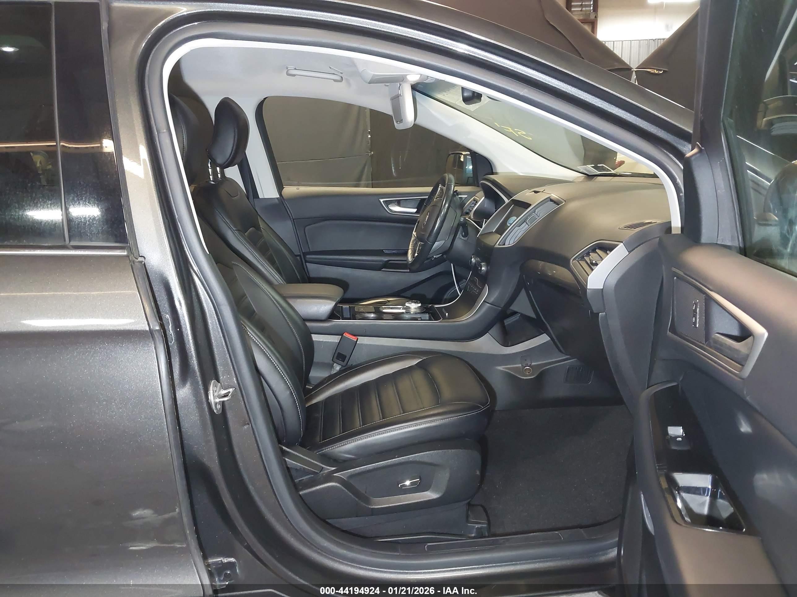 FORD EDGE image 5