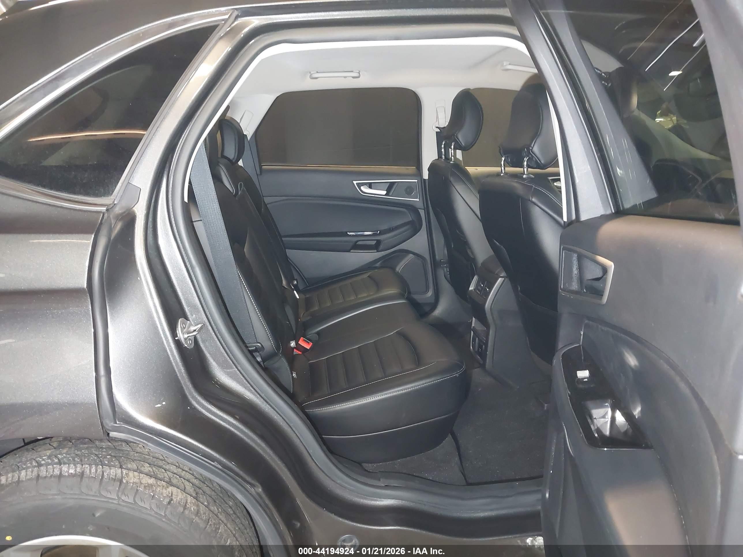 FORD EDGE image 8