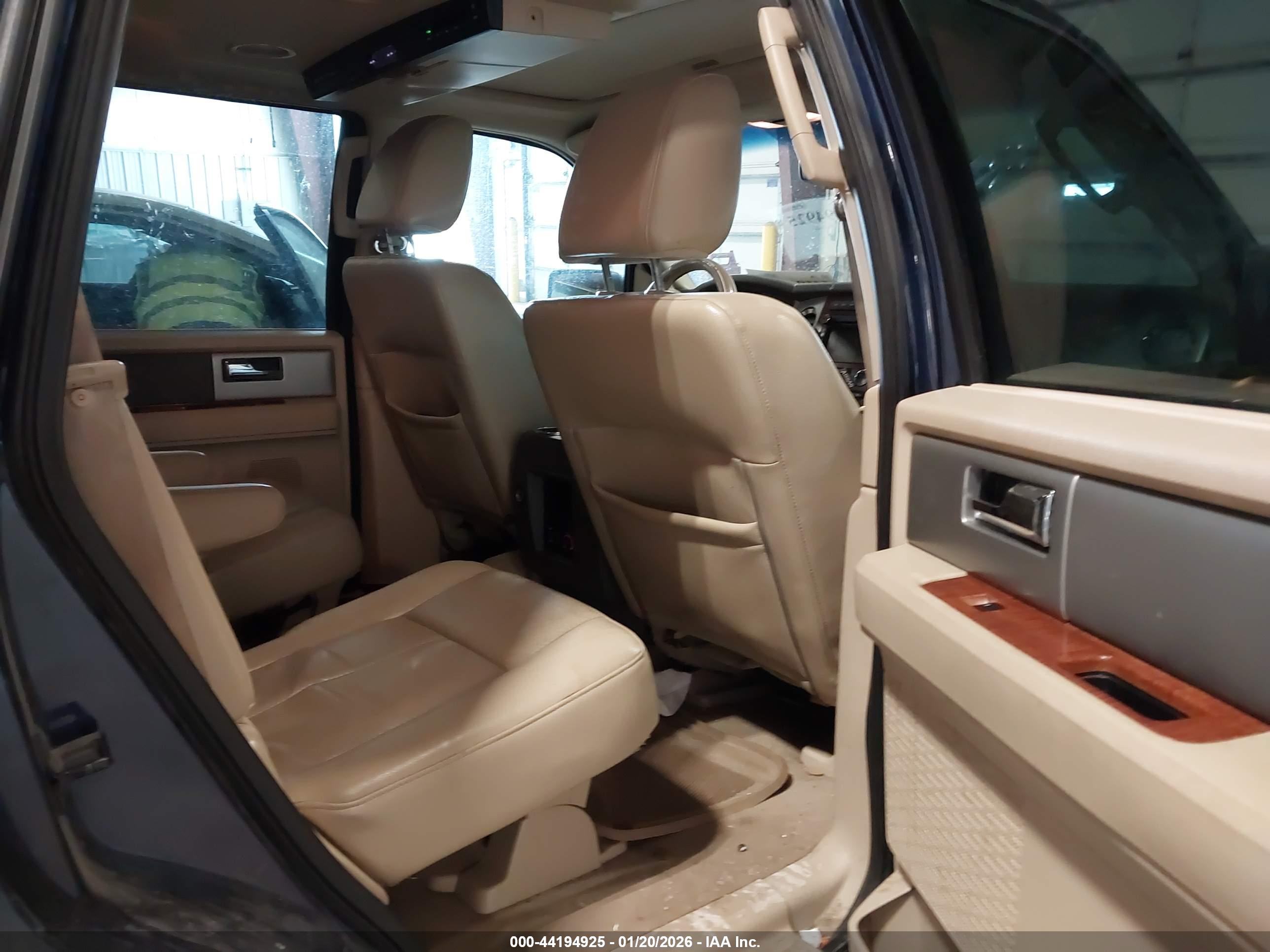 FORD EXPEDITION image 8
