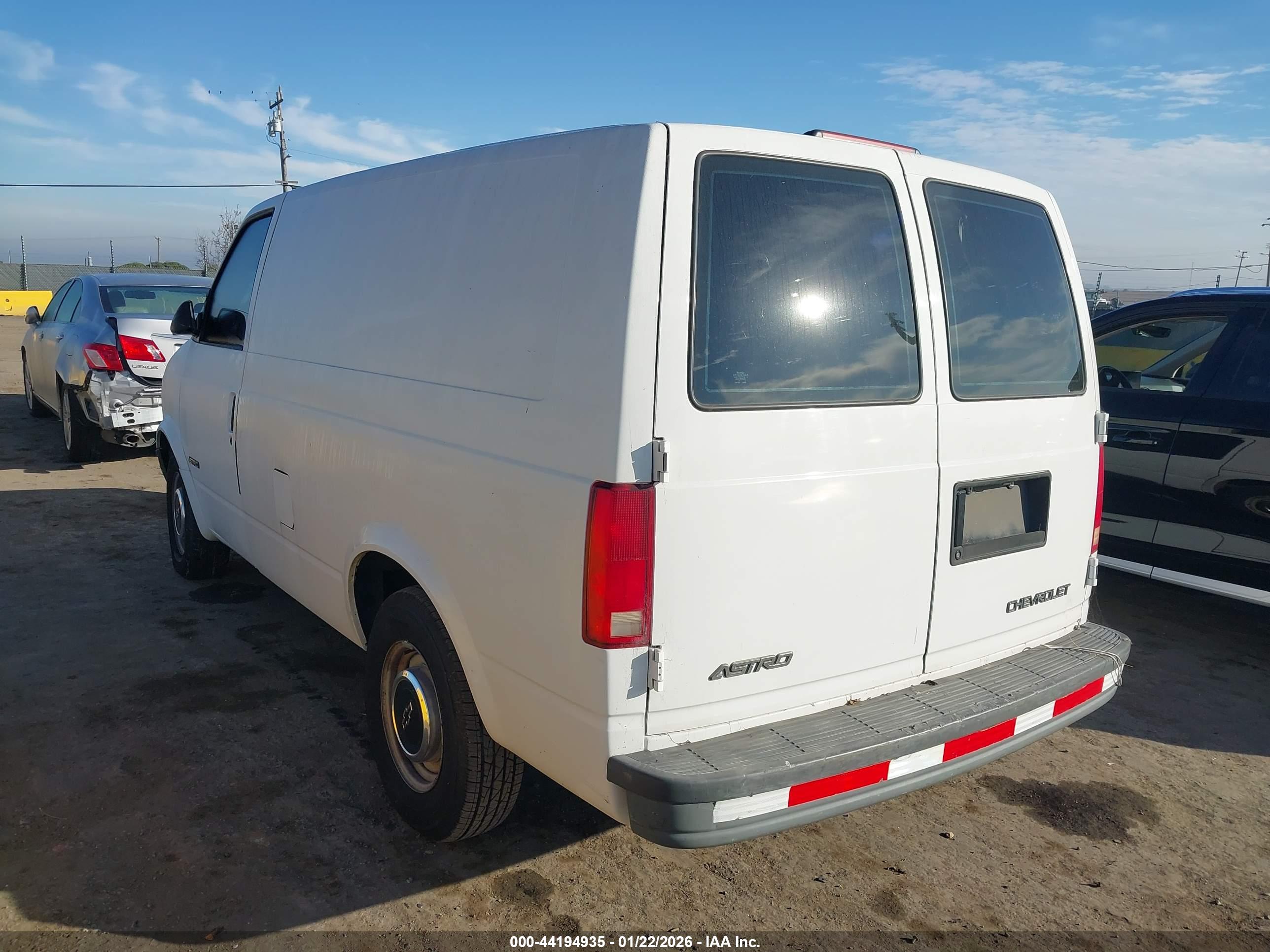 CHEVROLET ASTRO image 3