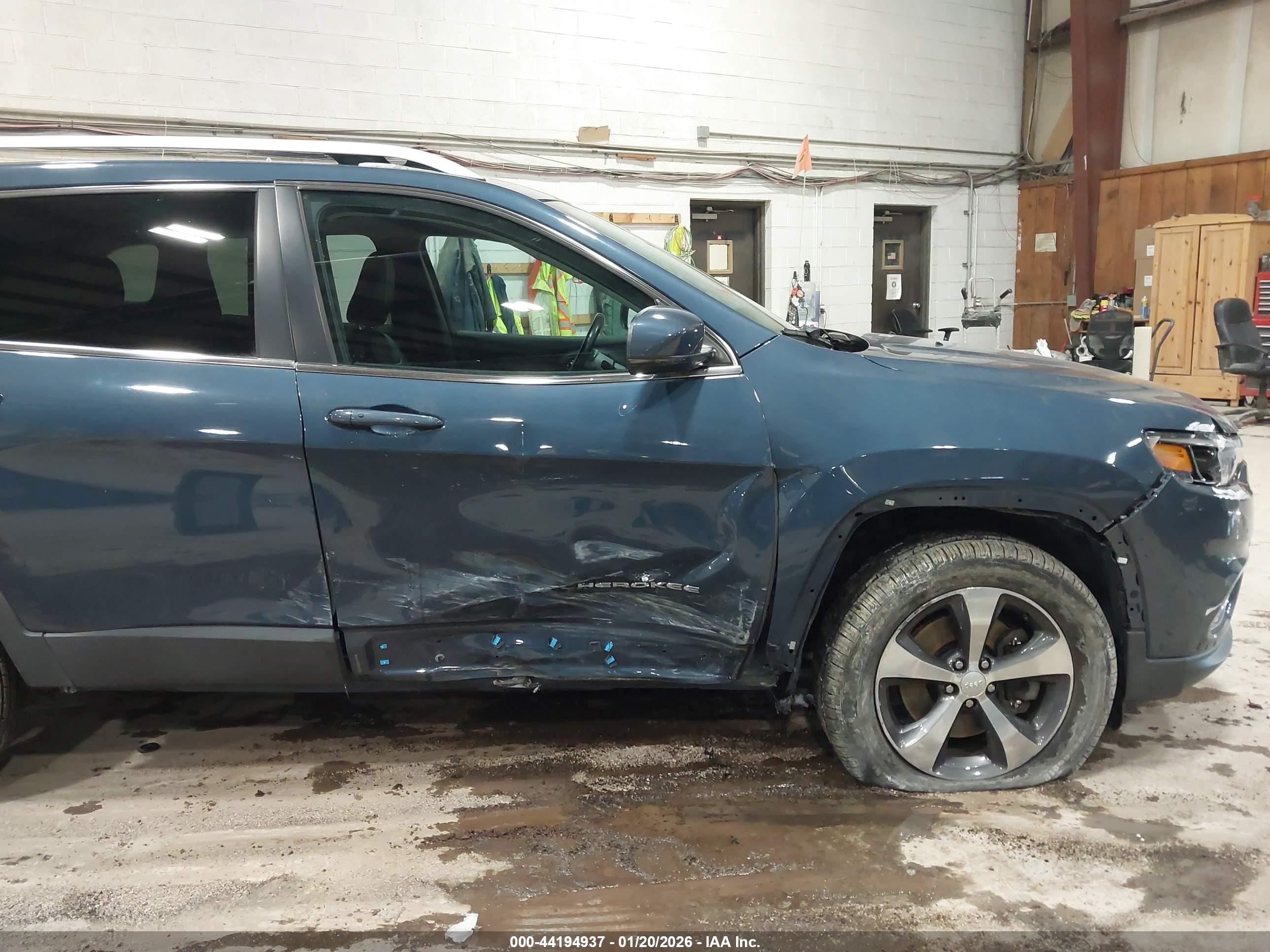 JEEP CHEROKEE image 6
