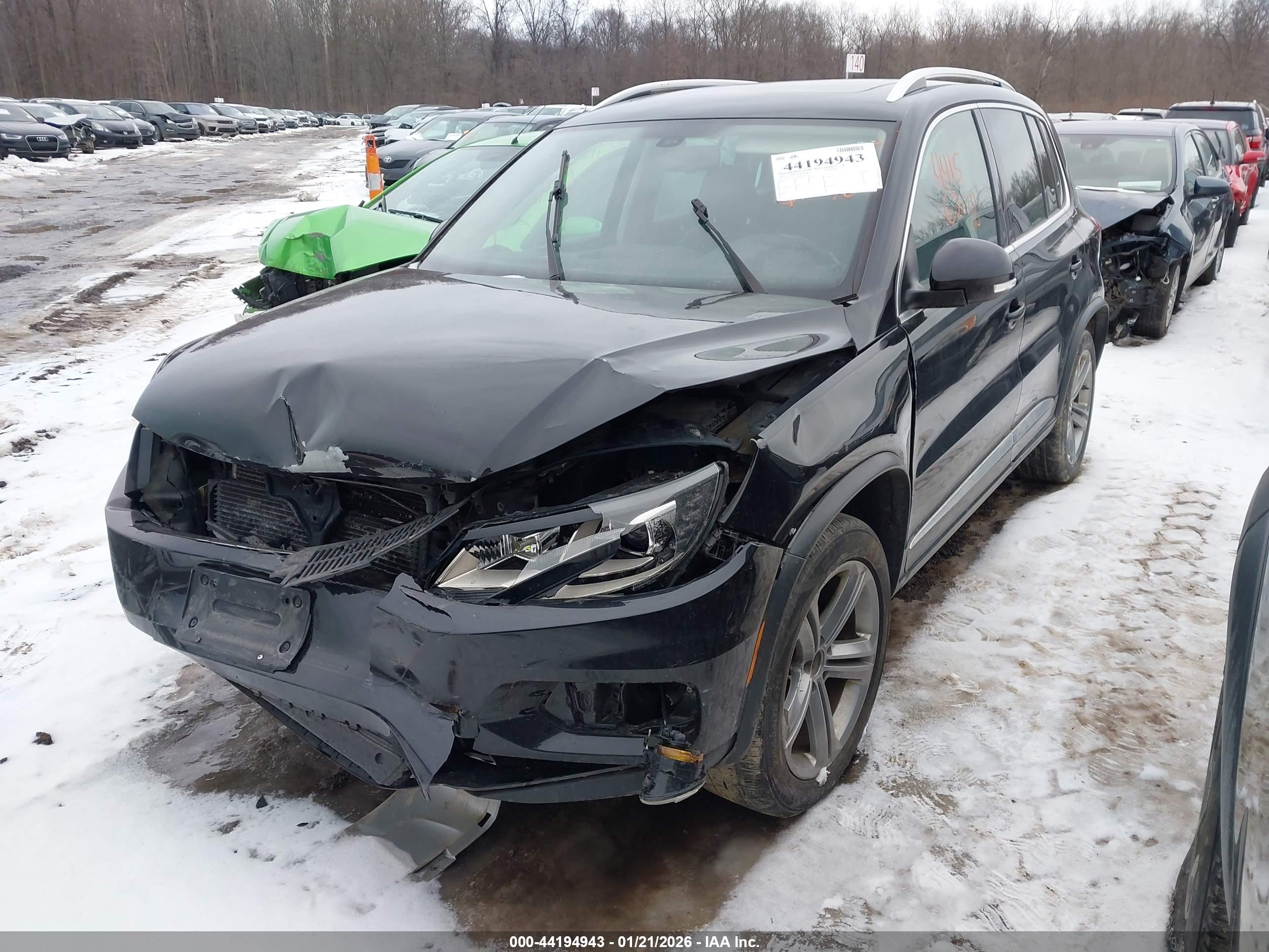 VOLKSWAGEN TIGUAN image 2