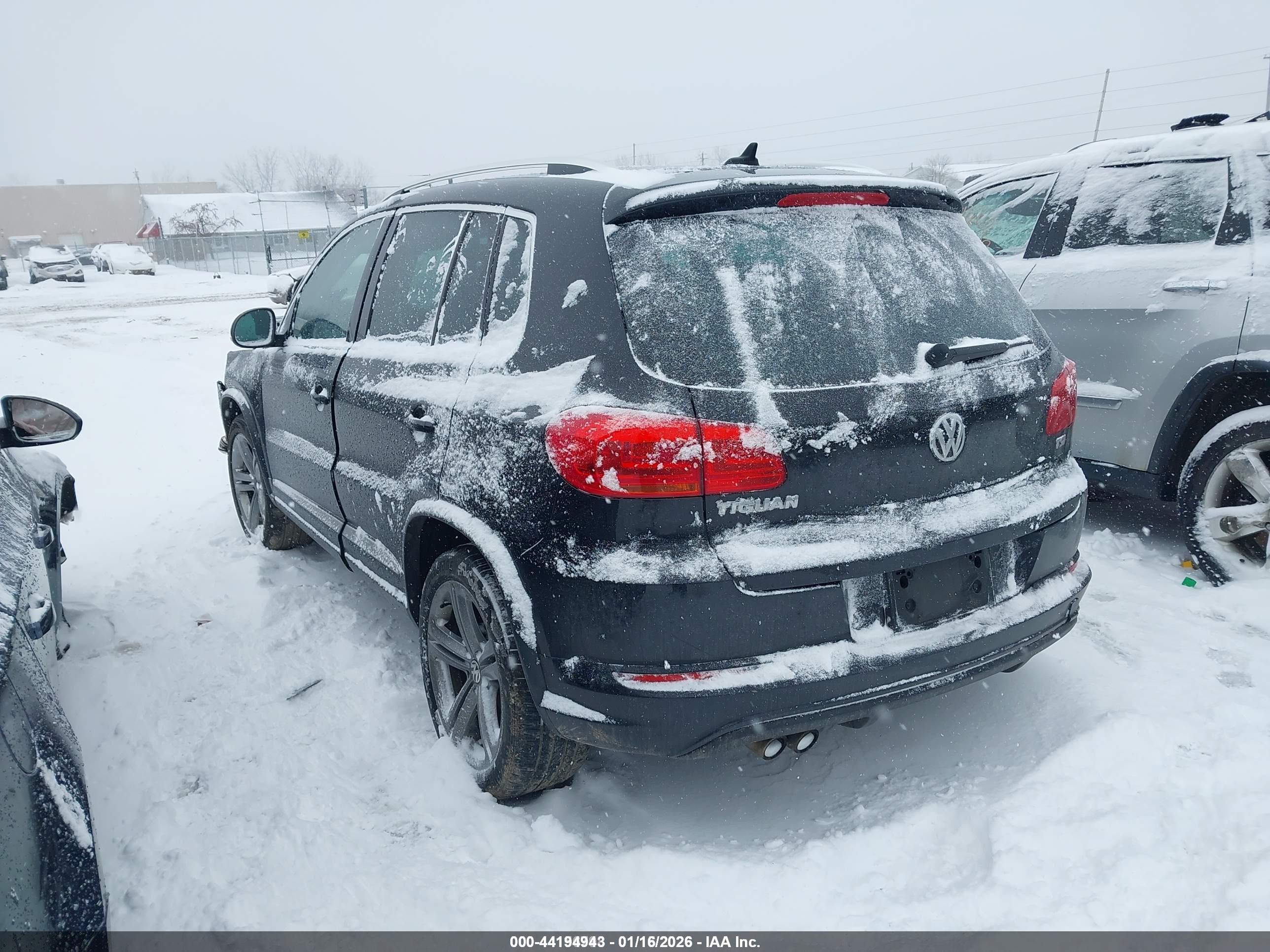 VOLKSWAGEN TIGUAN image 3
