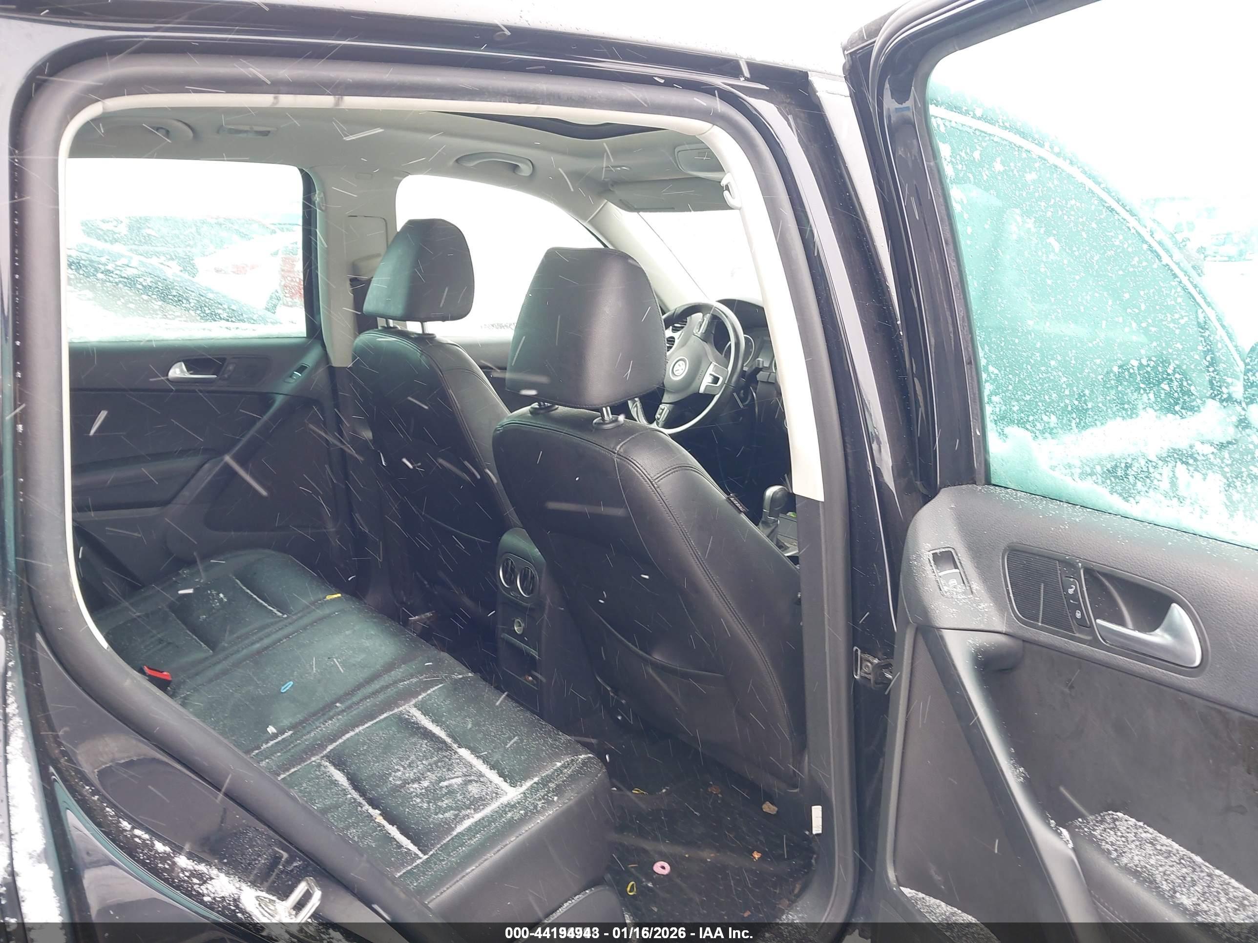 VOLKSWAGEN TIGUAN image 8