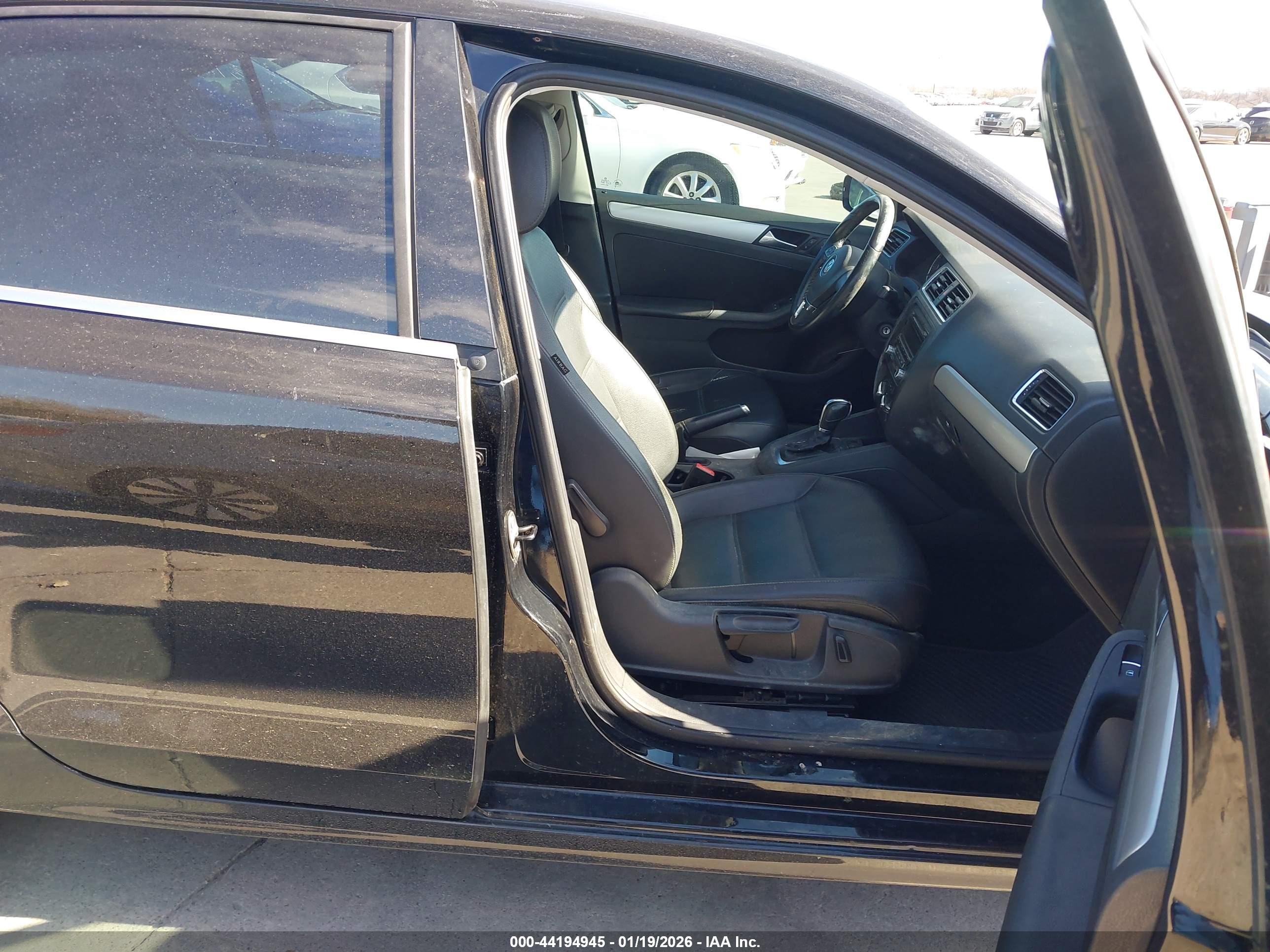 VOLKSWAGEN JETTA image 5