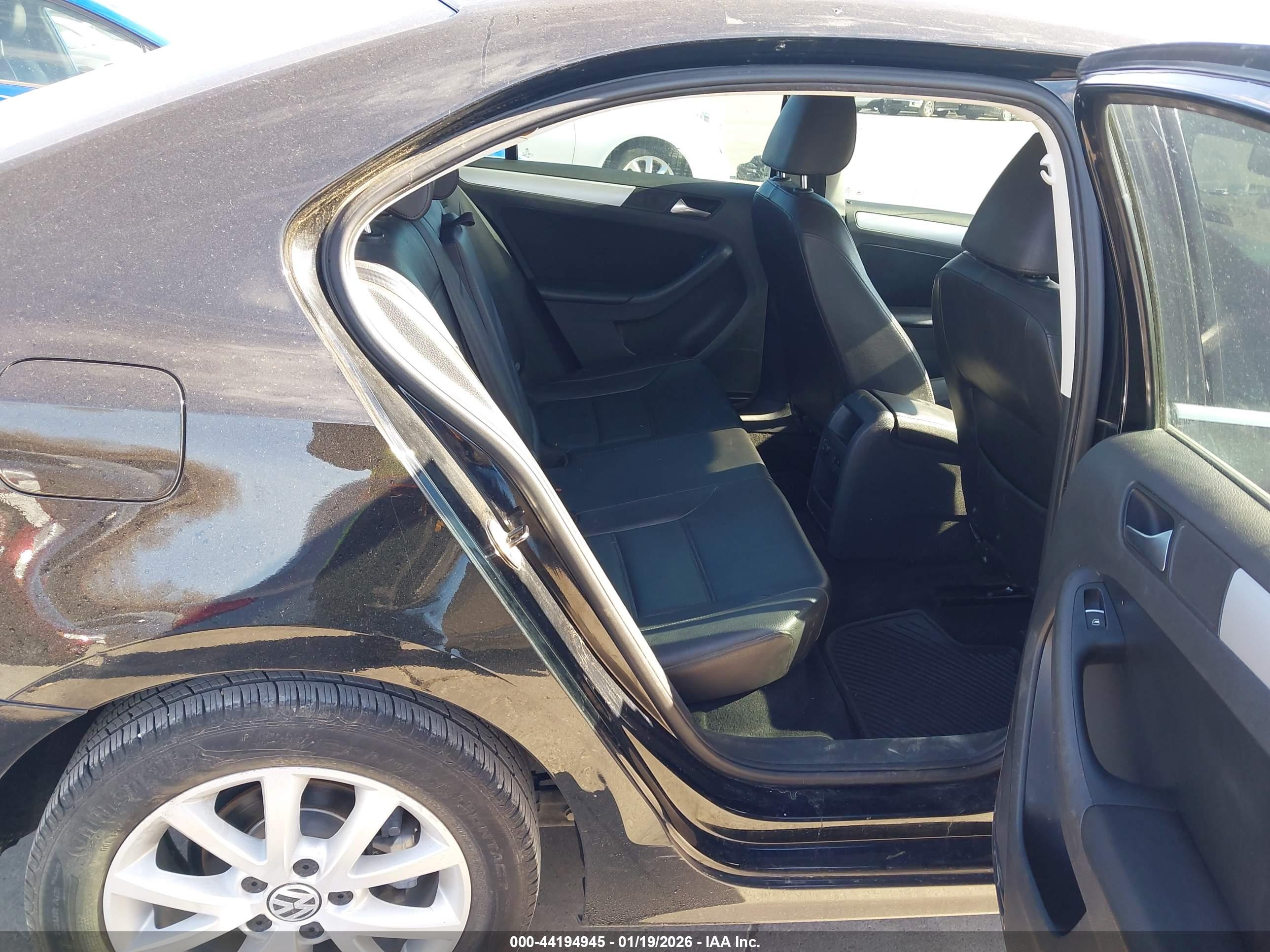 VOLKSWAGEN JETTA image 8