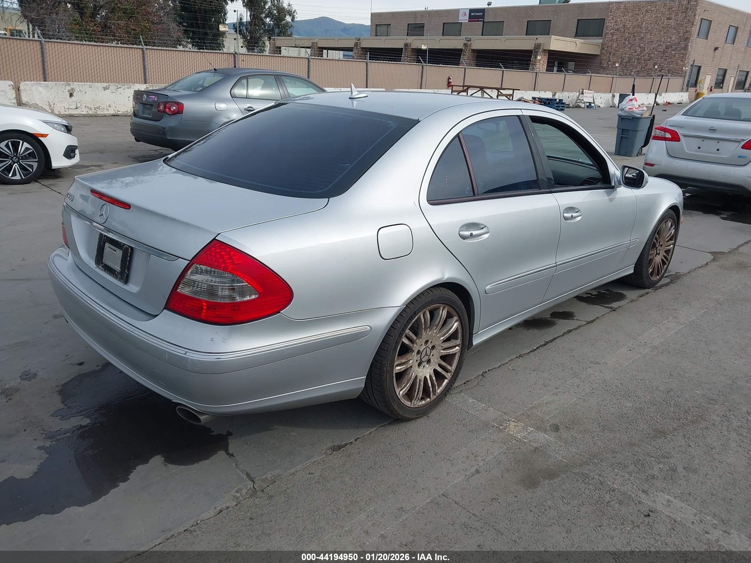 MERCEDES-BENZ E image 4