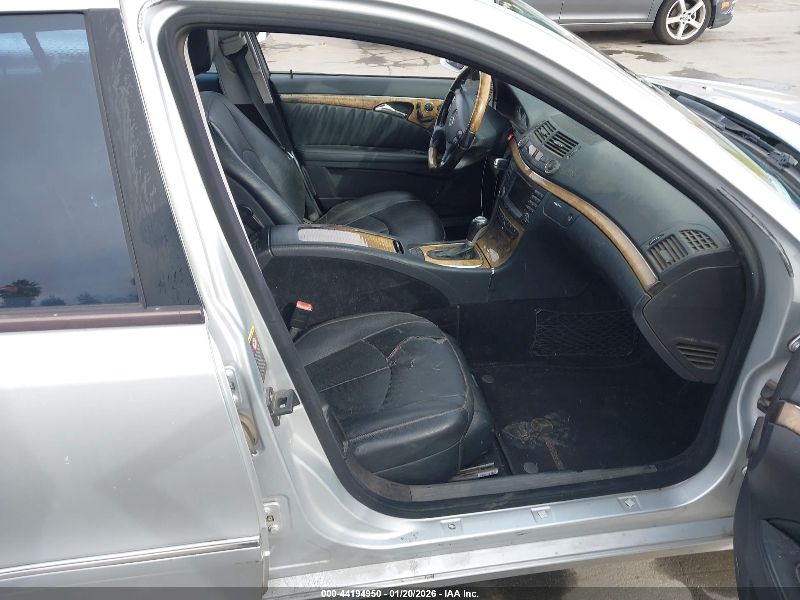 MERCEDES-BENZ E image 5