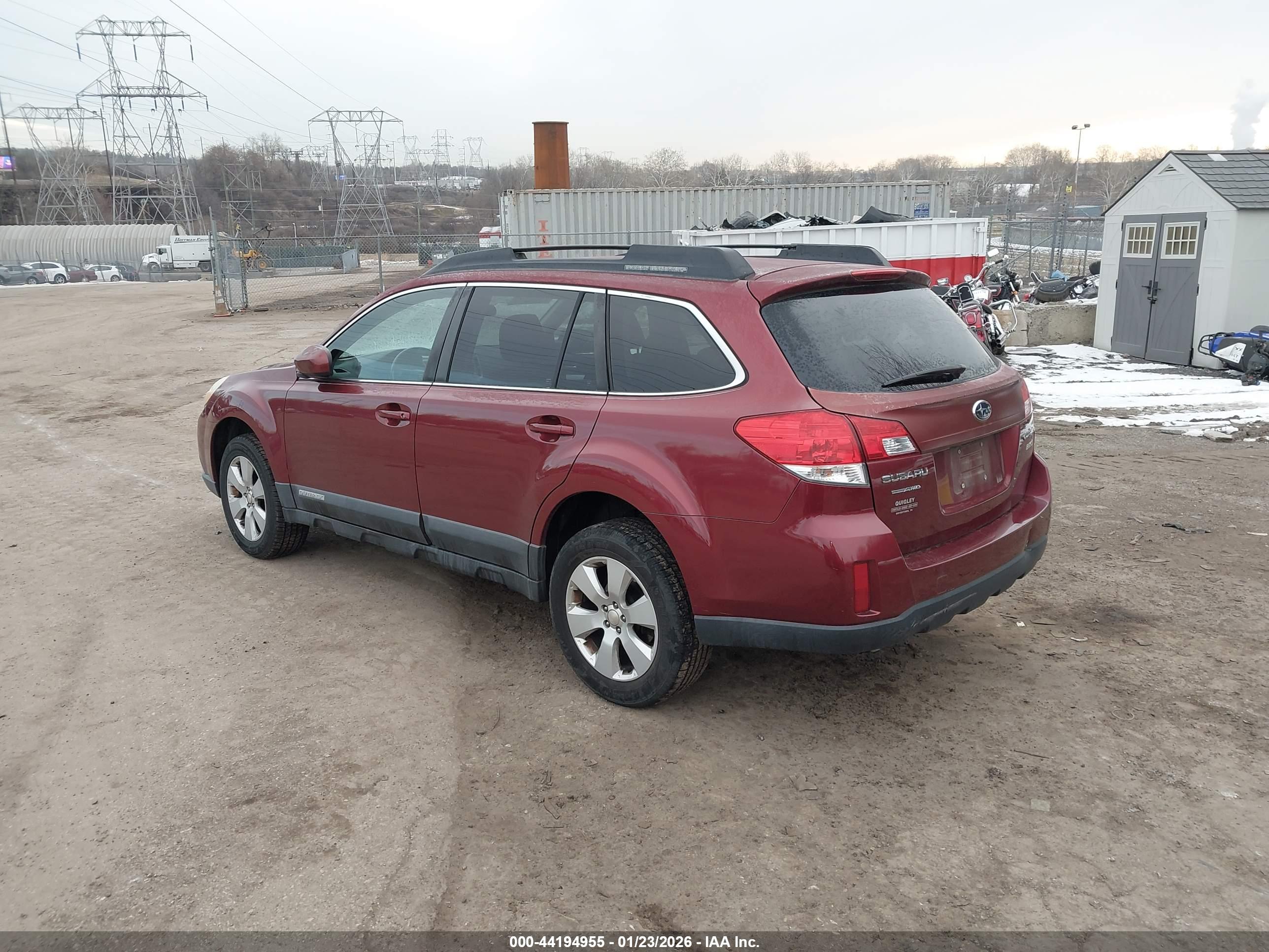 SUBARU OUTBACK image 3