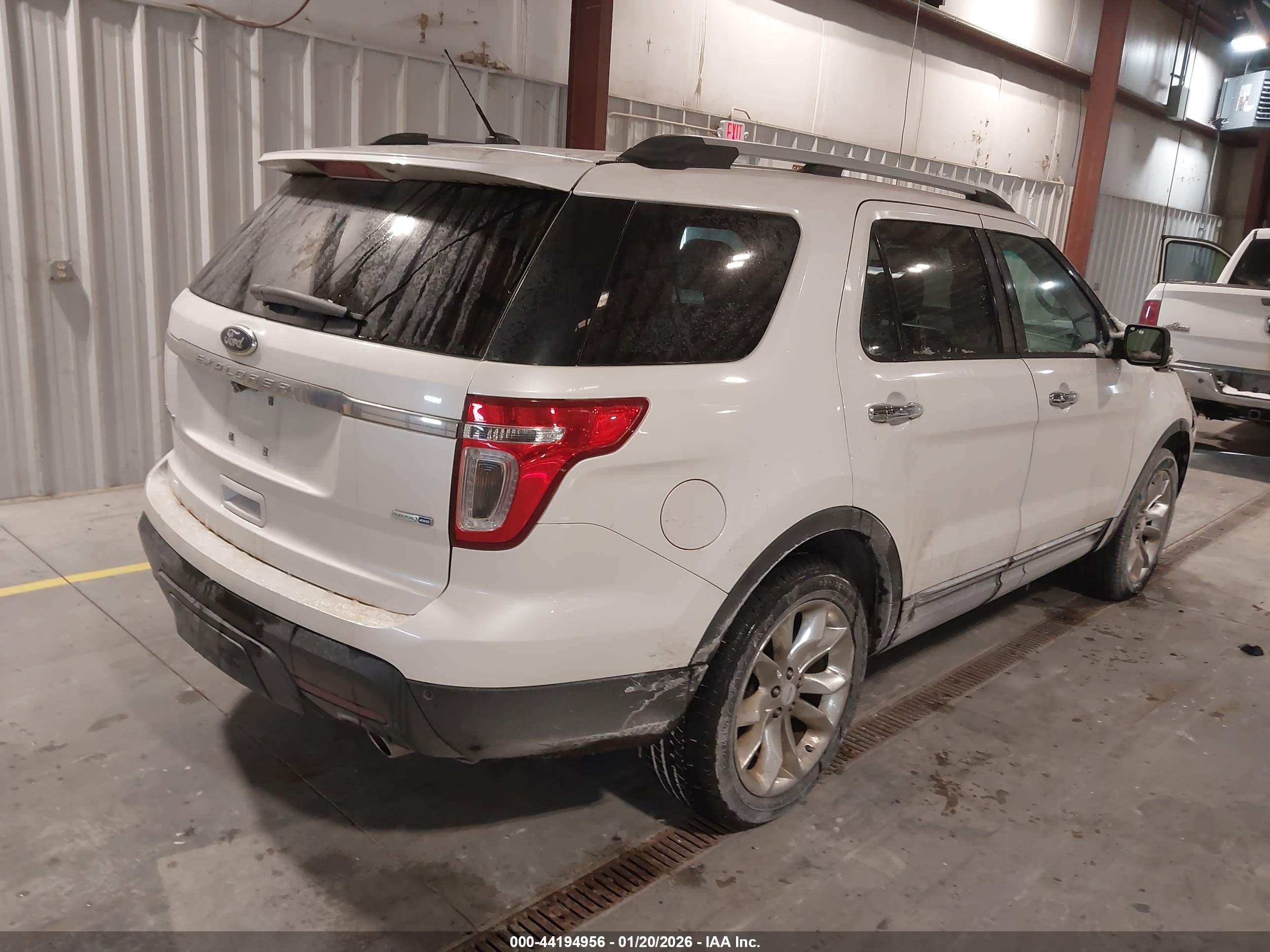 FORD EXPLORER image 4