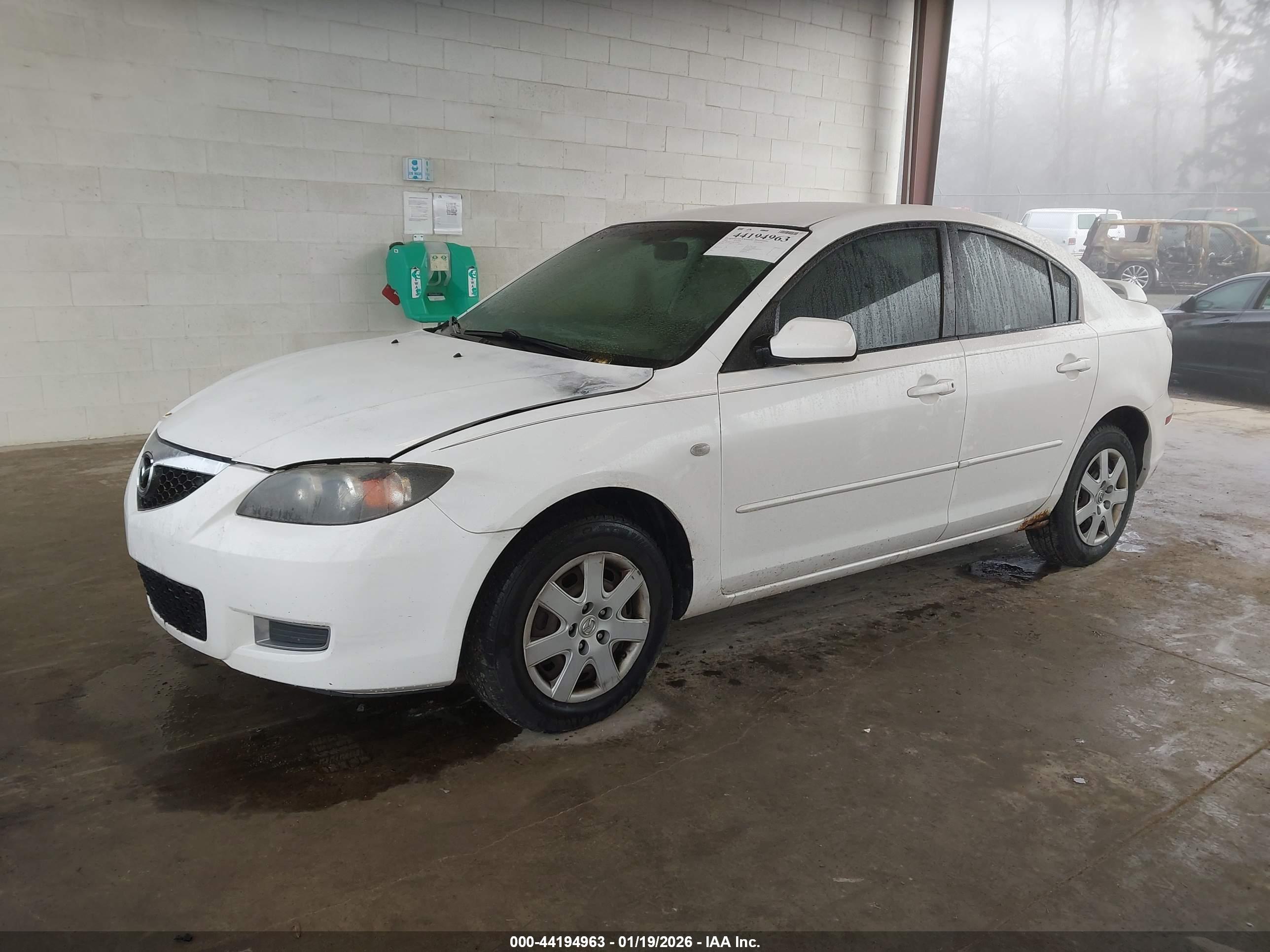 MAZDA MAZDA3 image 2