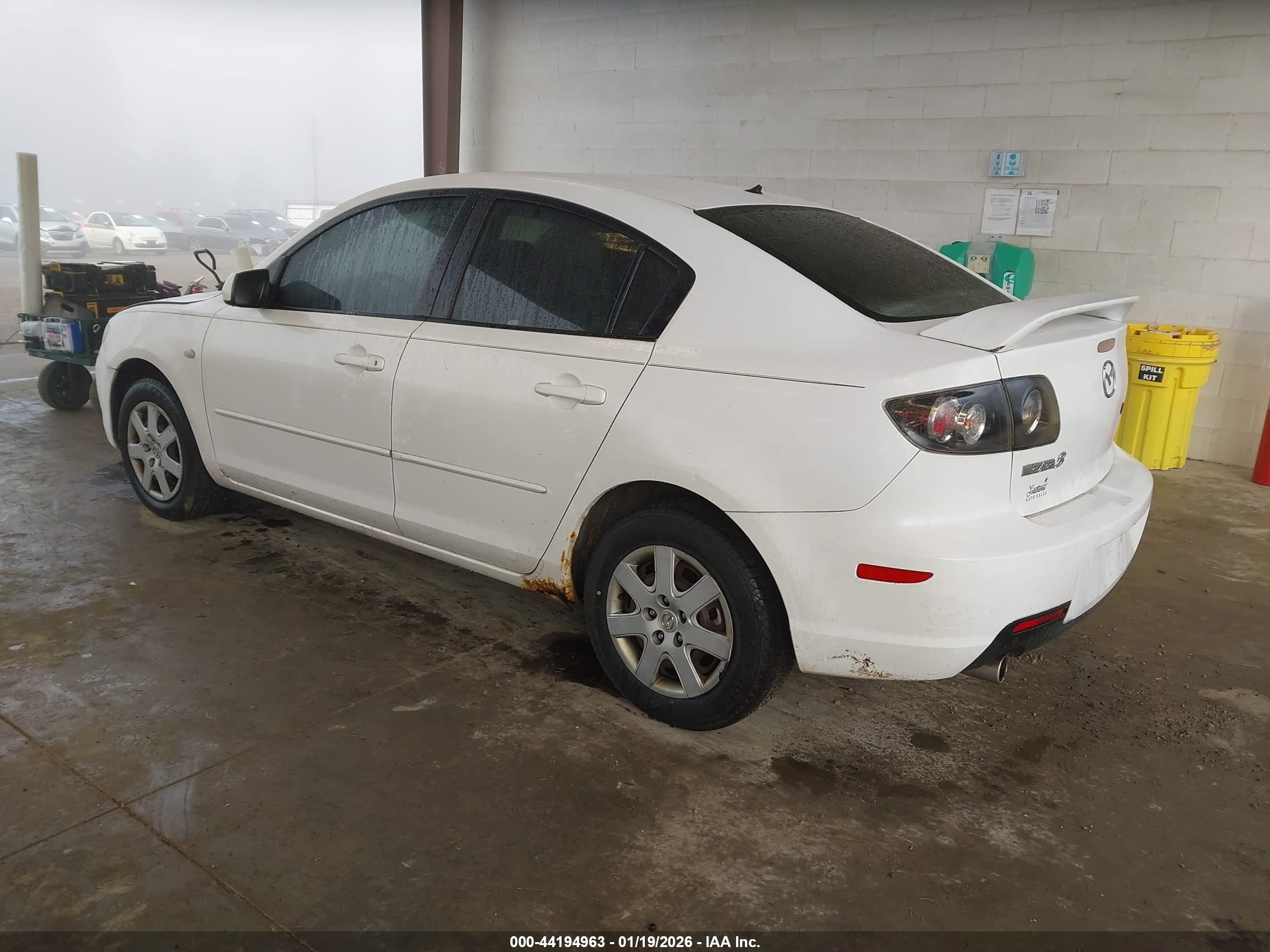 MAZDA MAZDA3 image 3