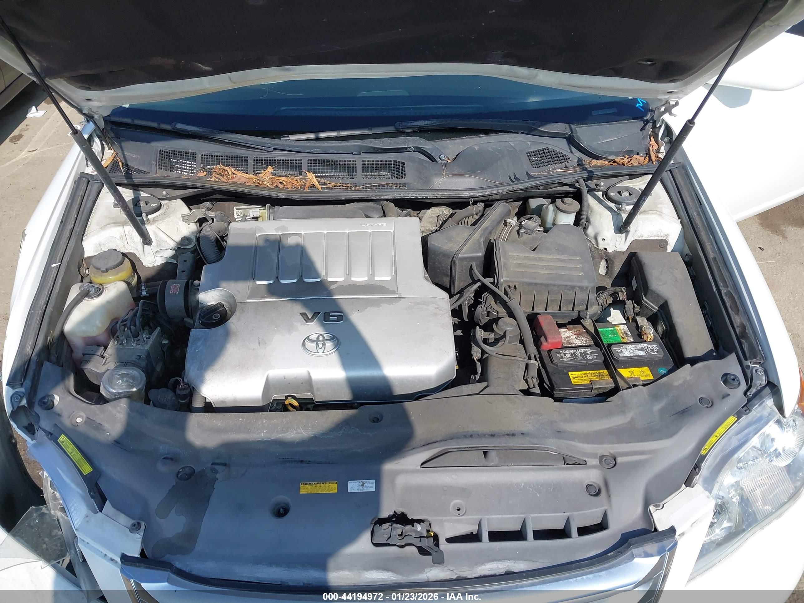 TOYOTA AVALON image 10