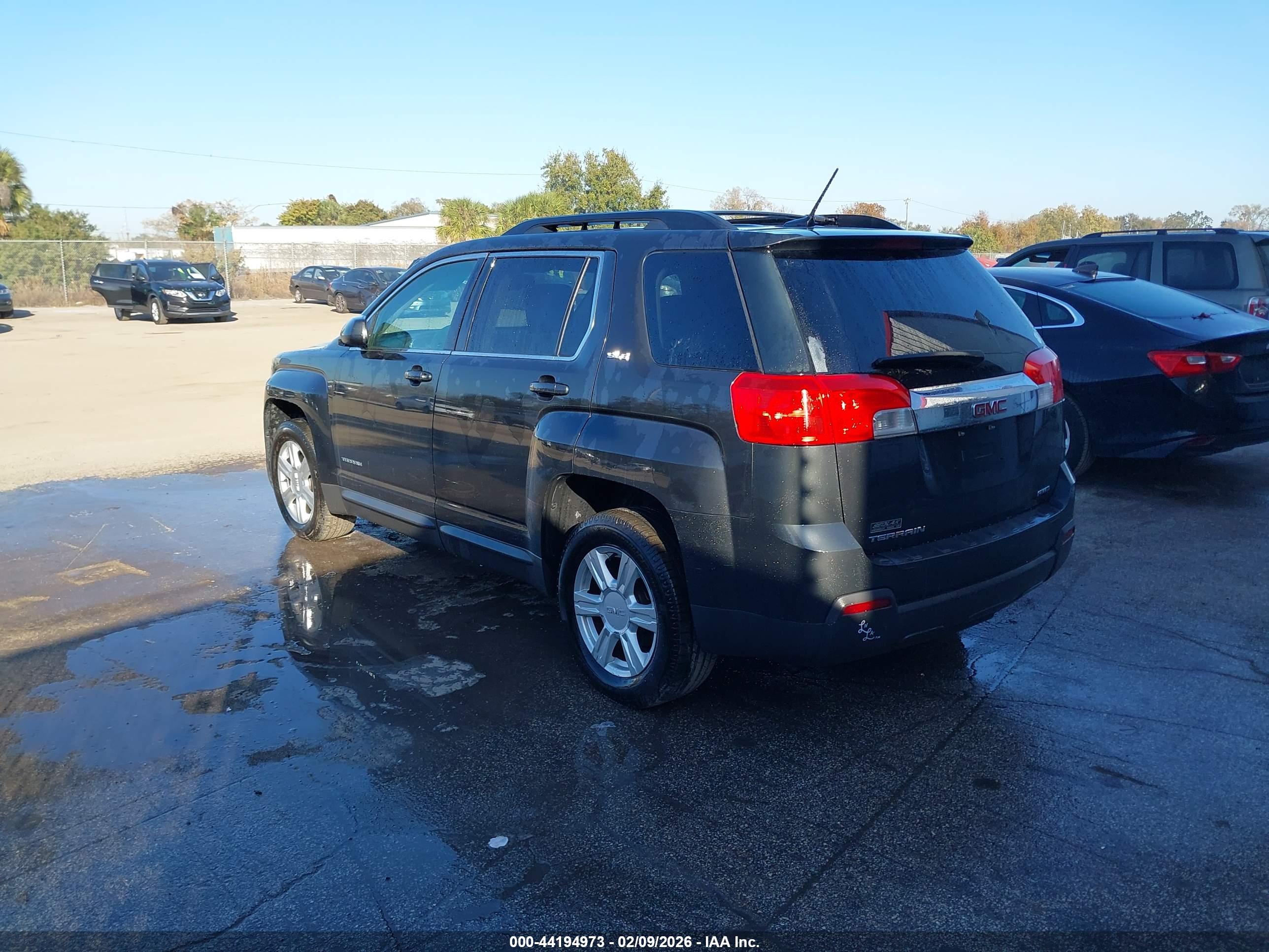 GMC TERRAIN image 3
