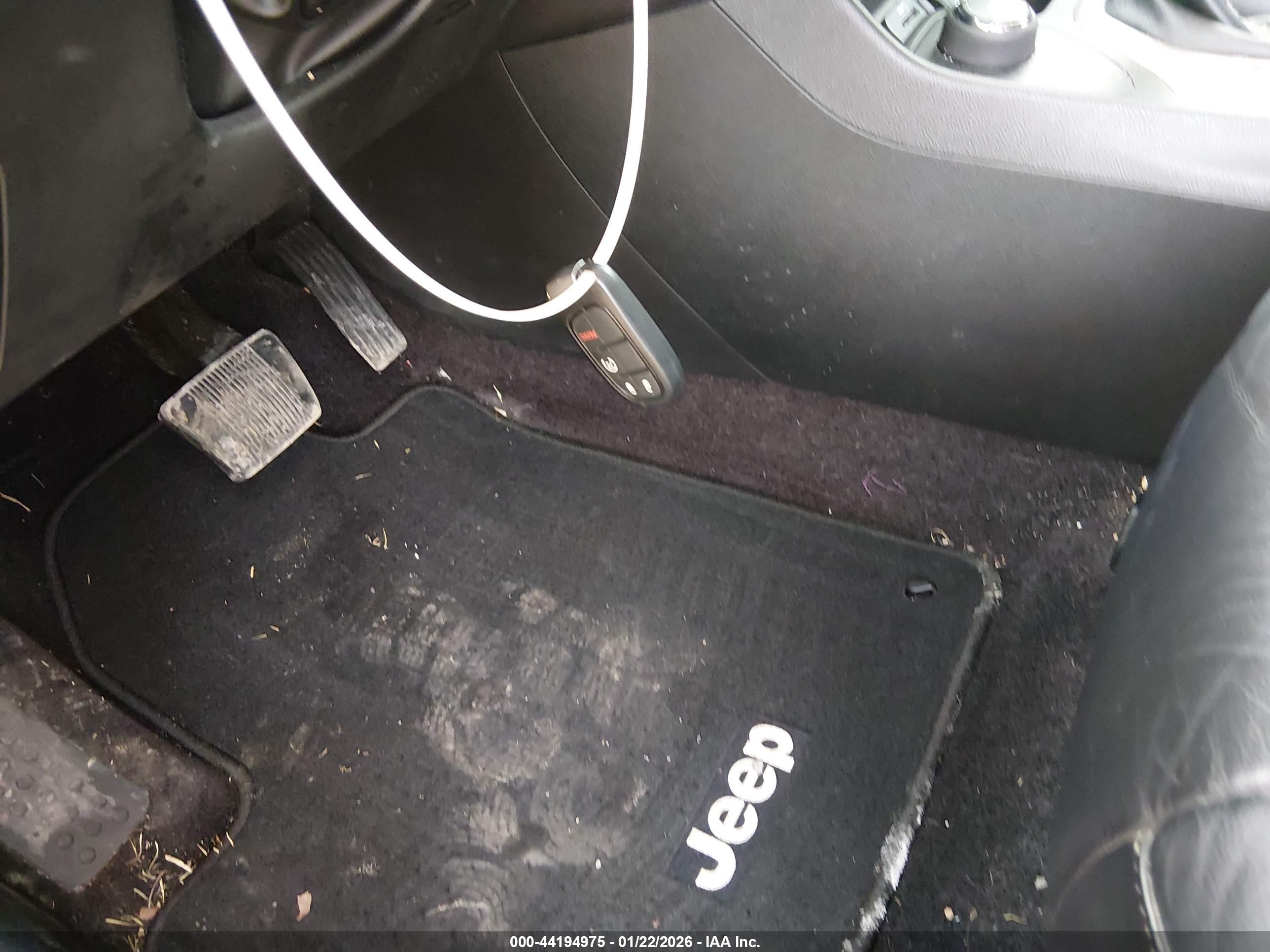 JEEP CHEROKEE image 11
