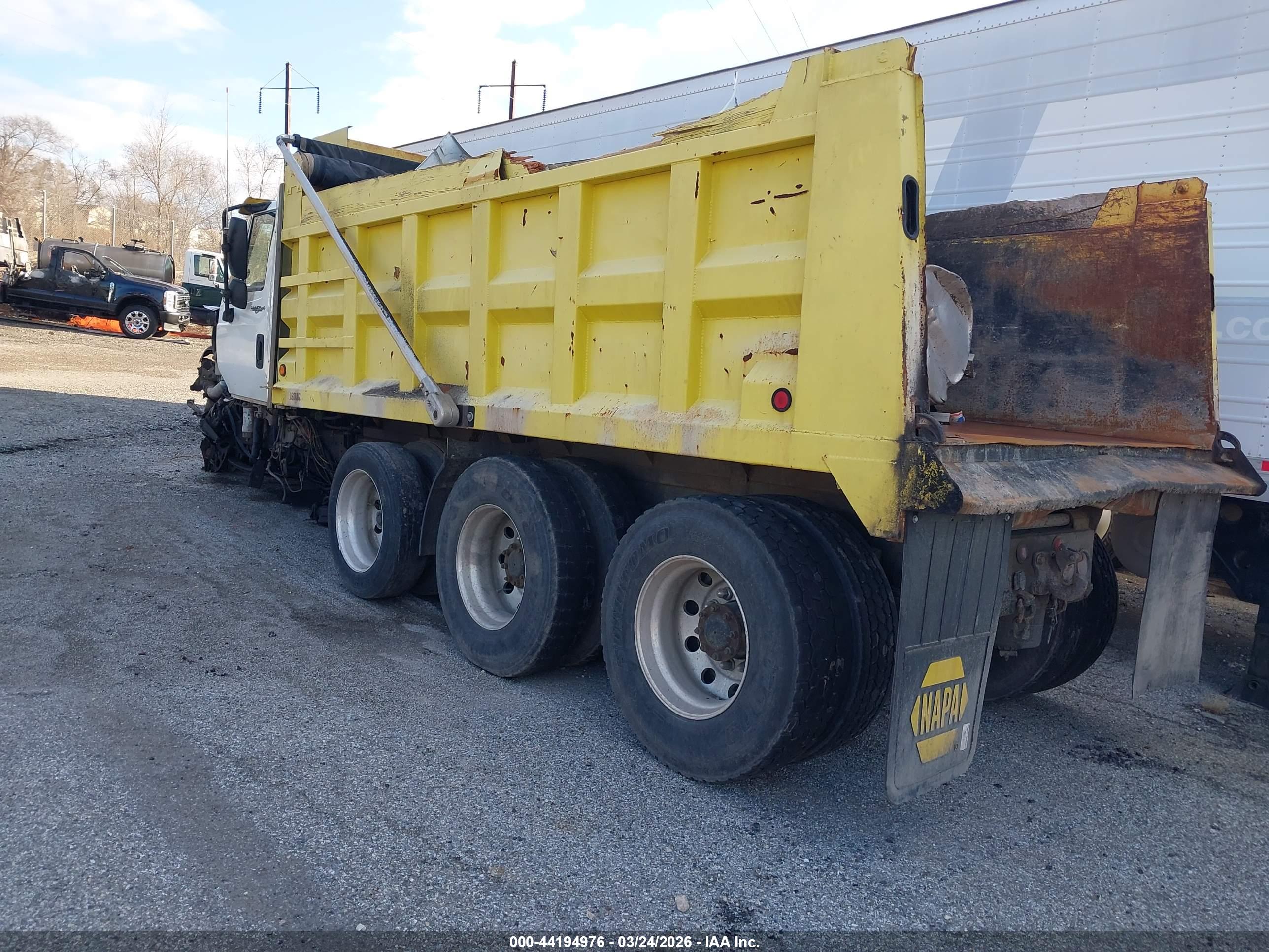 INTERNATIONAL PROSTAR image 3