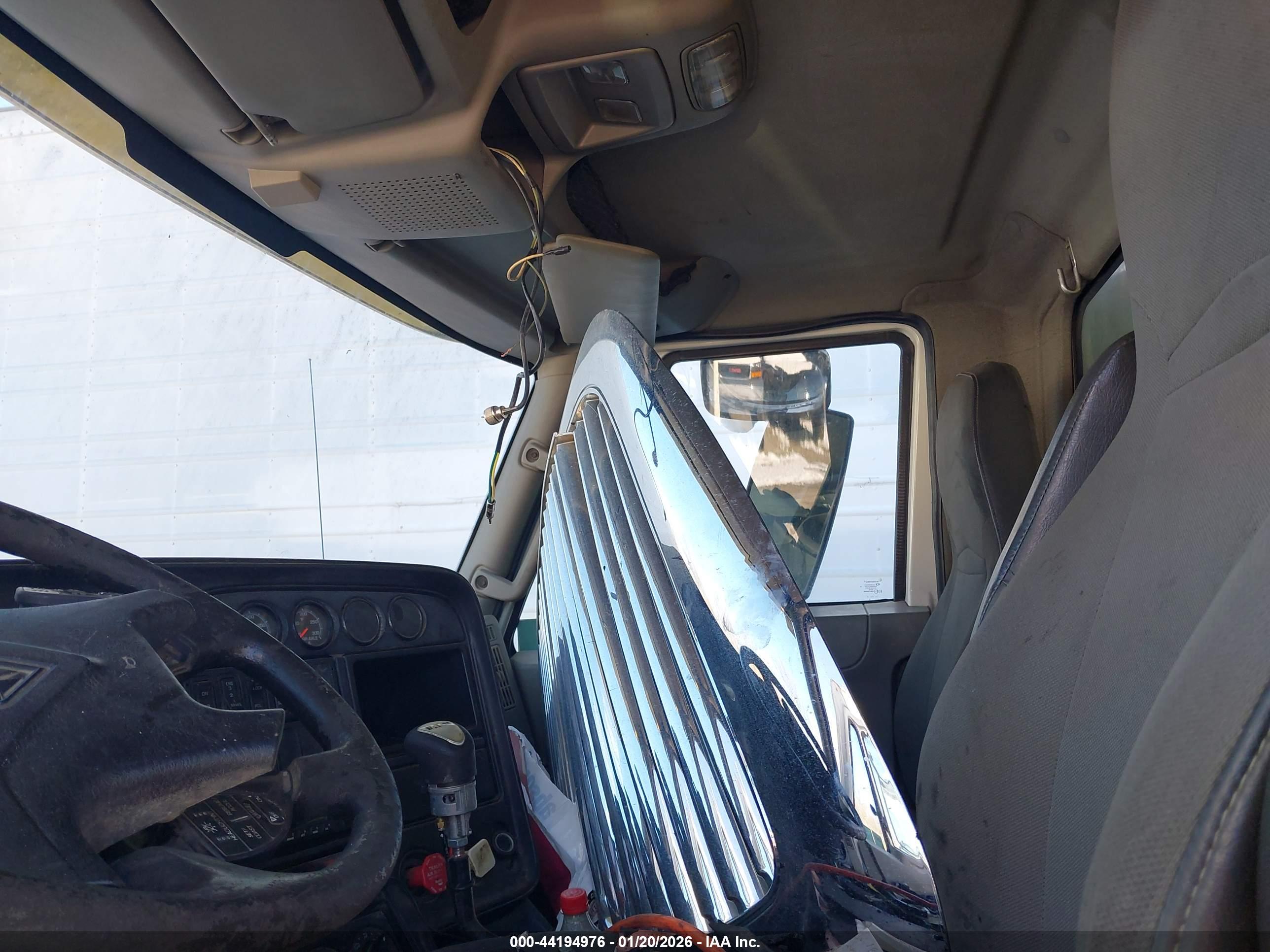 INTERNATIONAL PROSTAR image 8