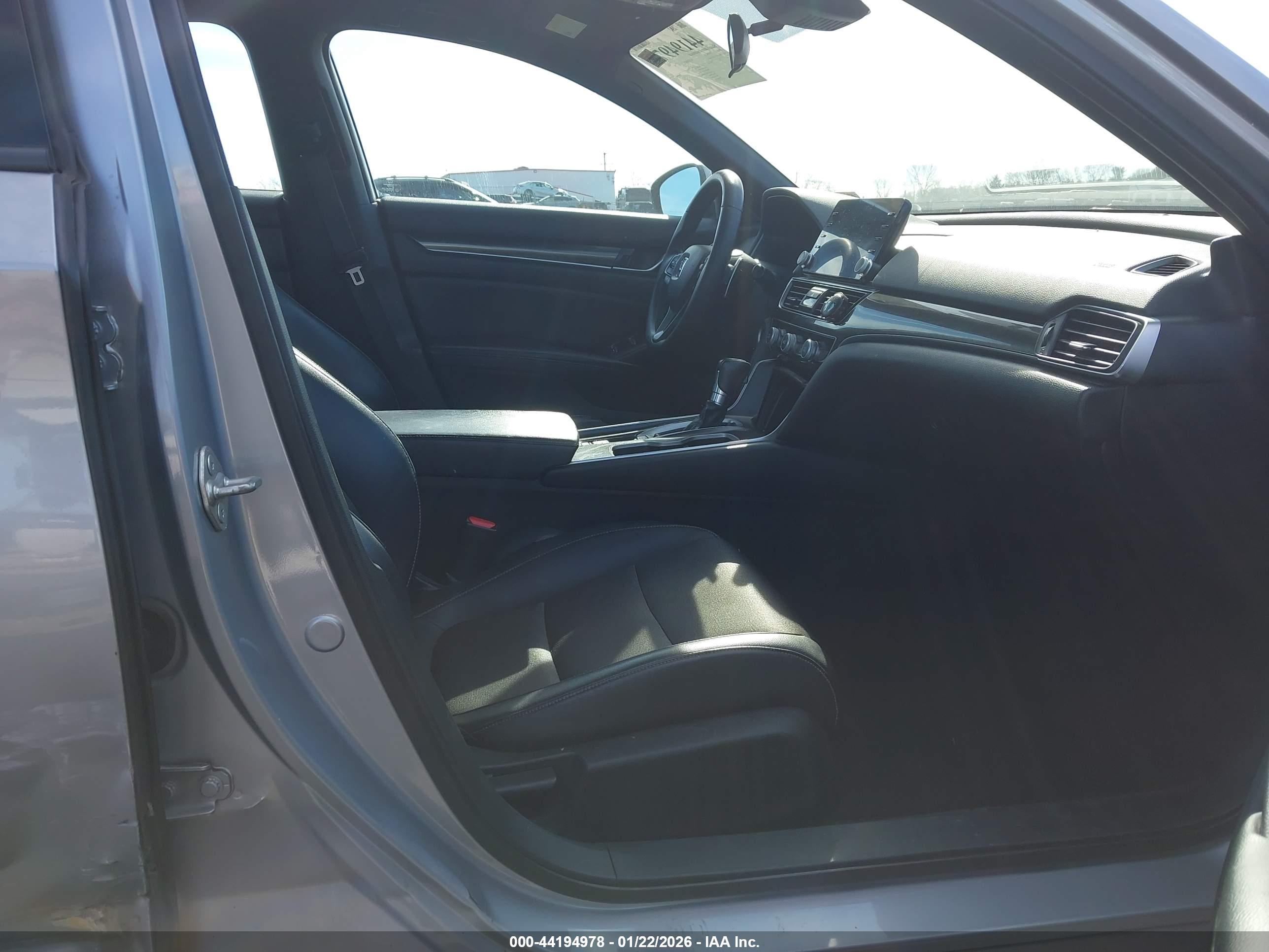 HONDA ACCORD image 5