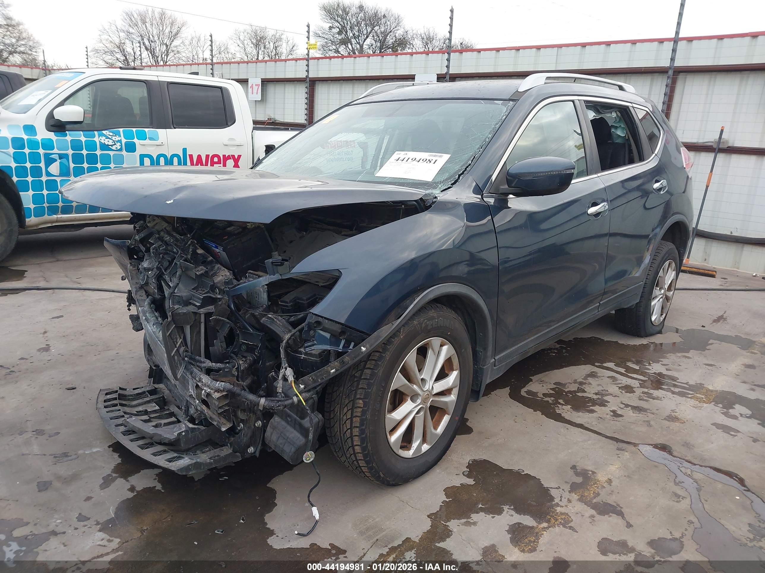NISSAN ROGUE image 2
