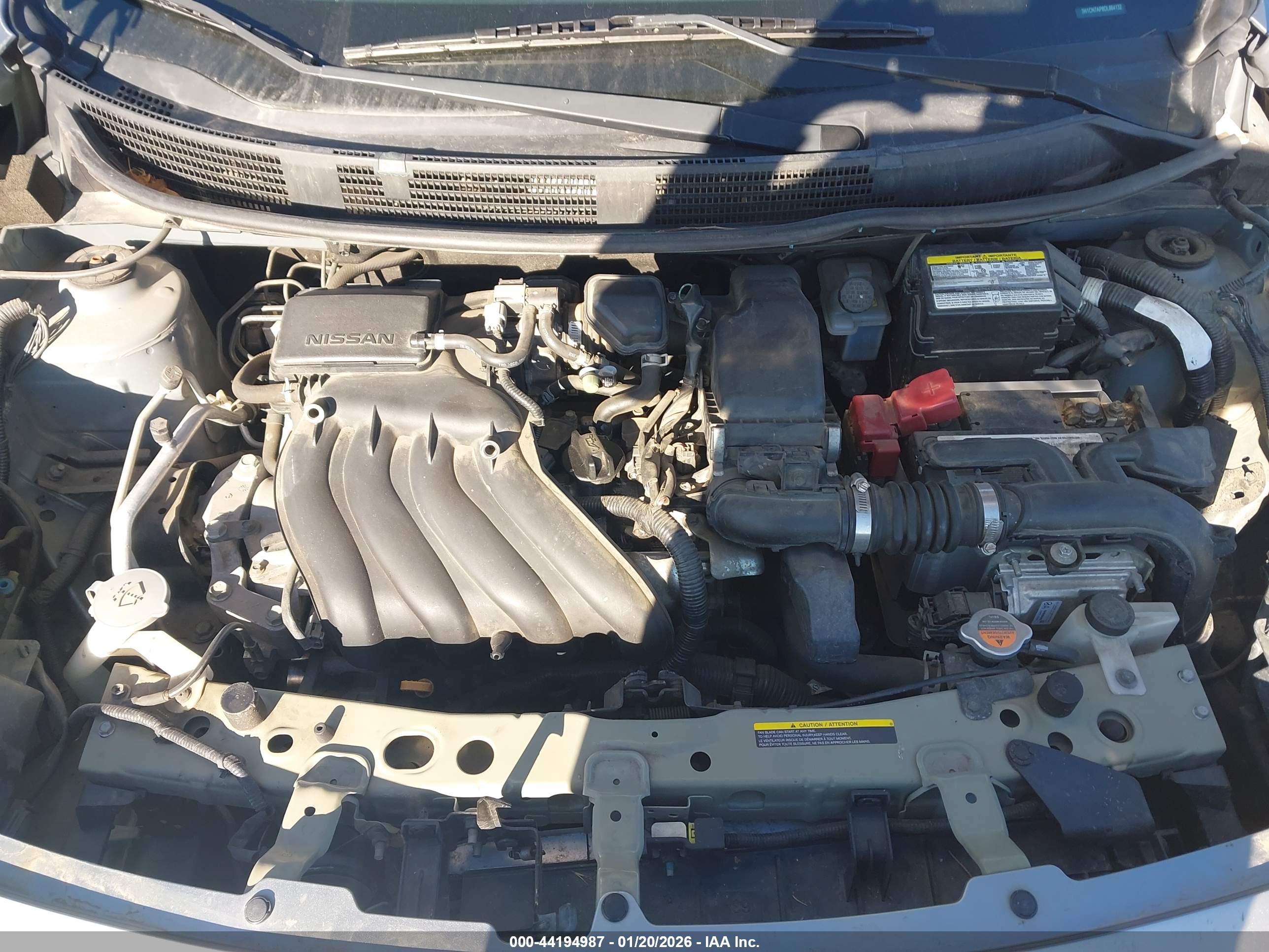 NISSAN VERSA image 10