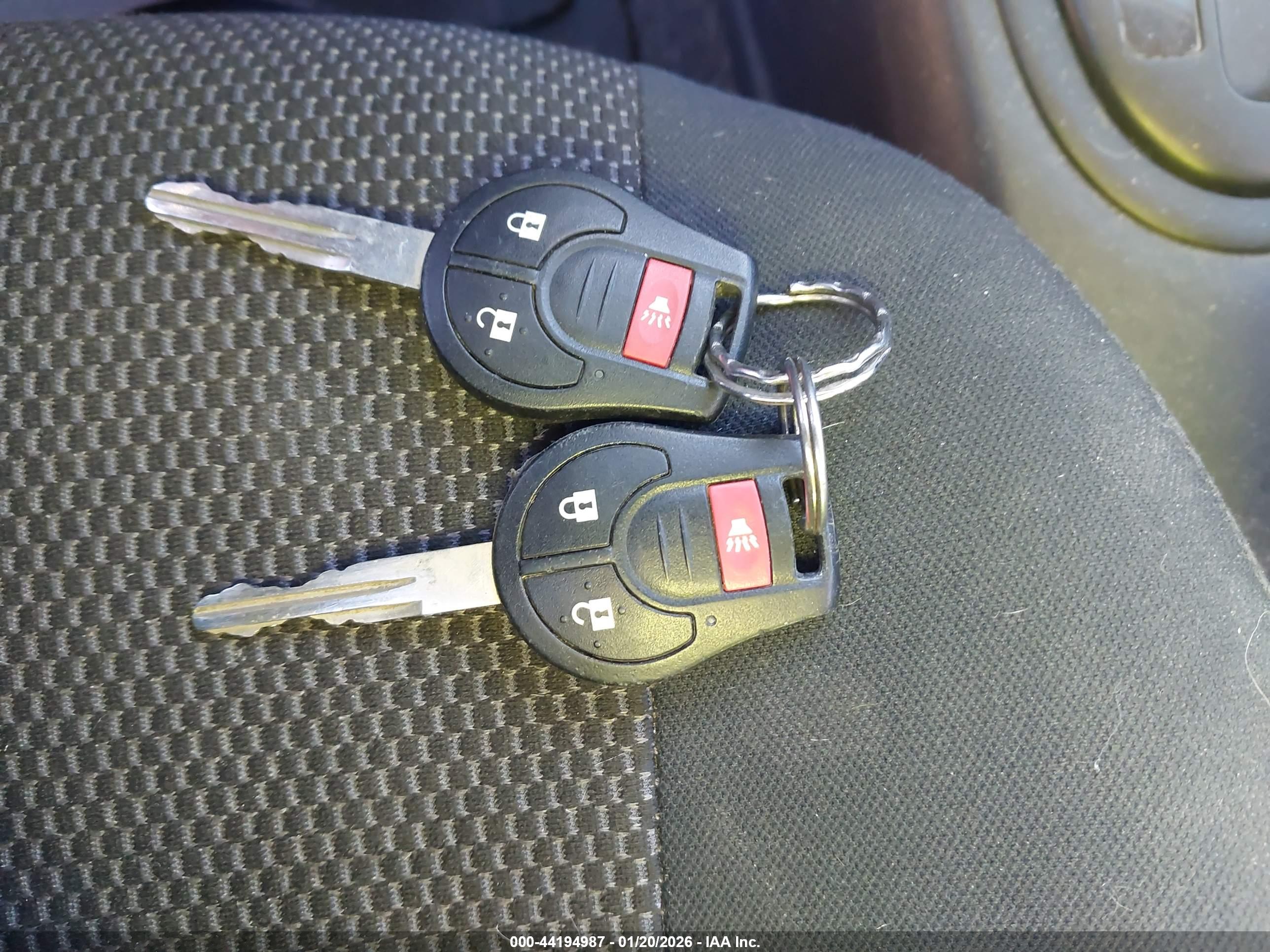 NISSAN VERSA image 11
