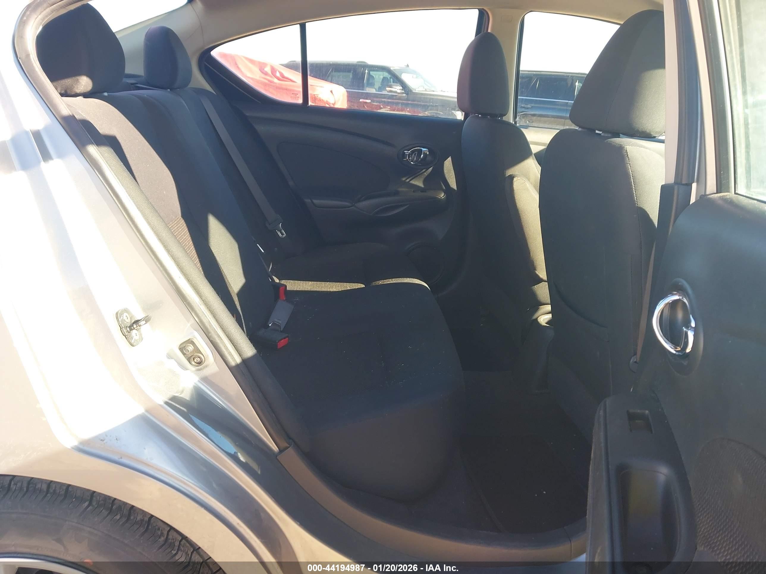 NISSAN VERSA image 8