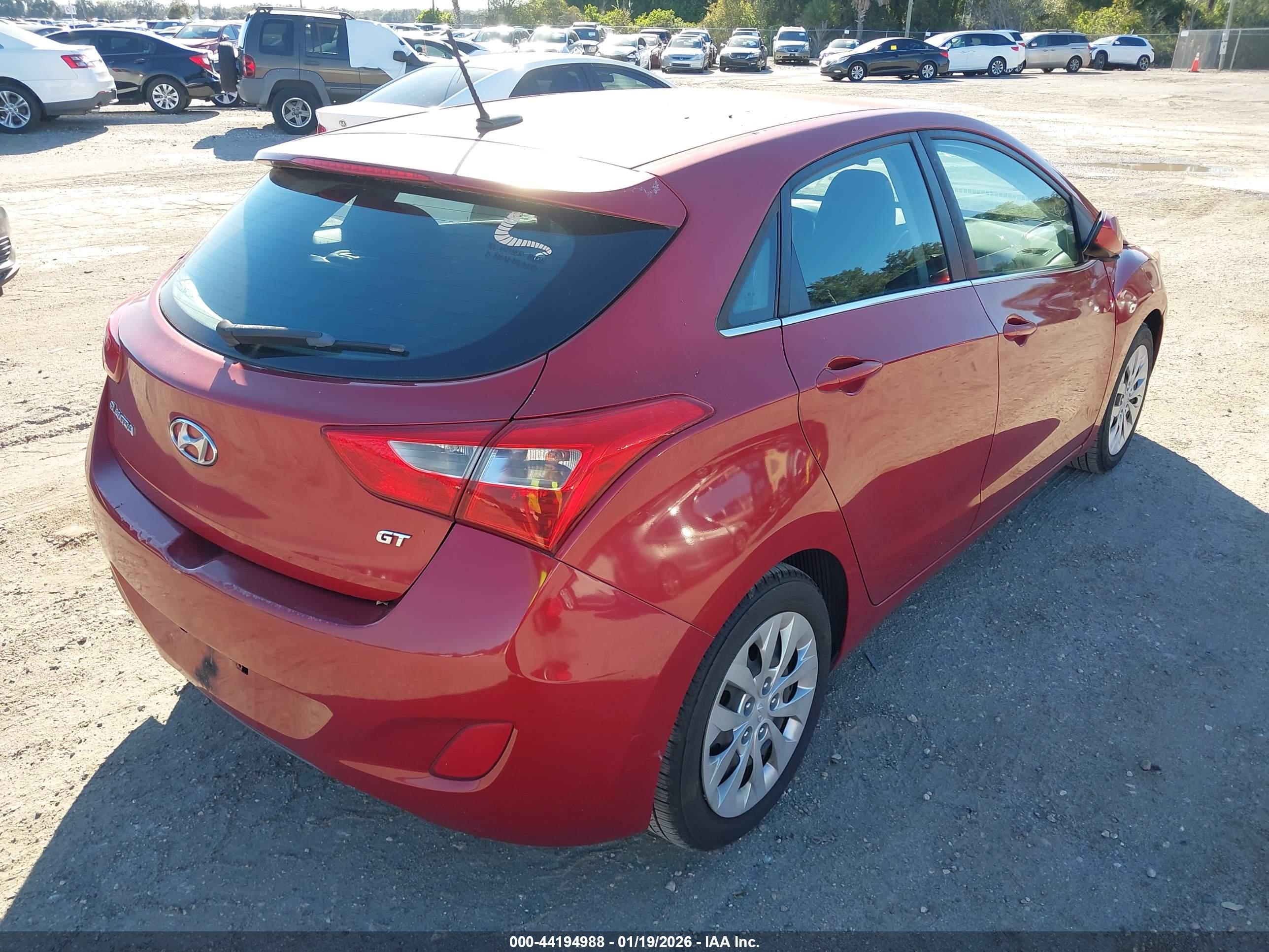 HYUNDAI ELANTRA image 4