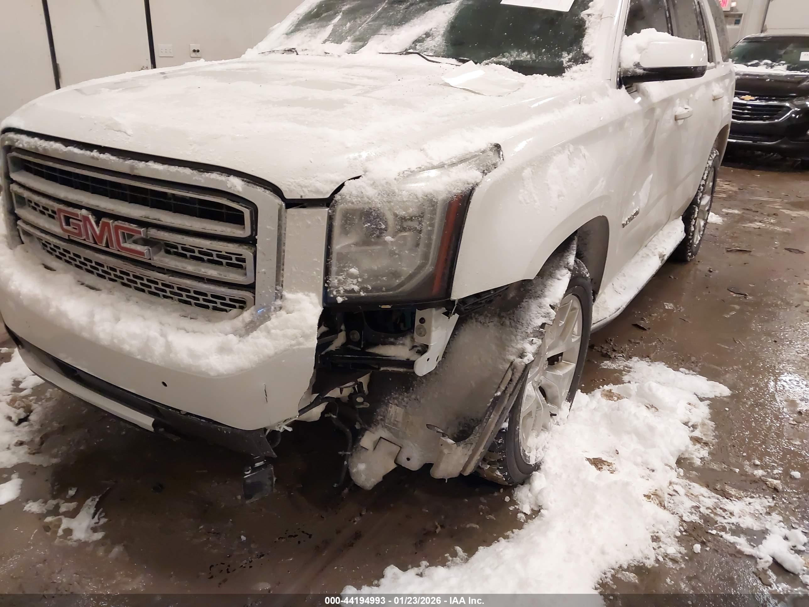 GMC YUKON image 6