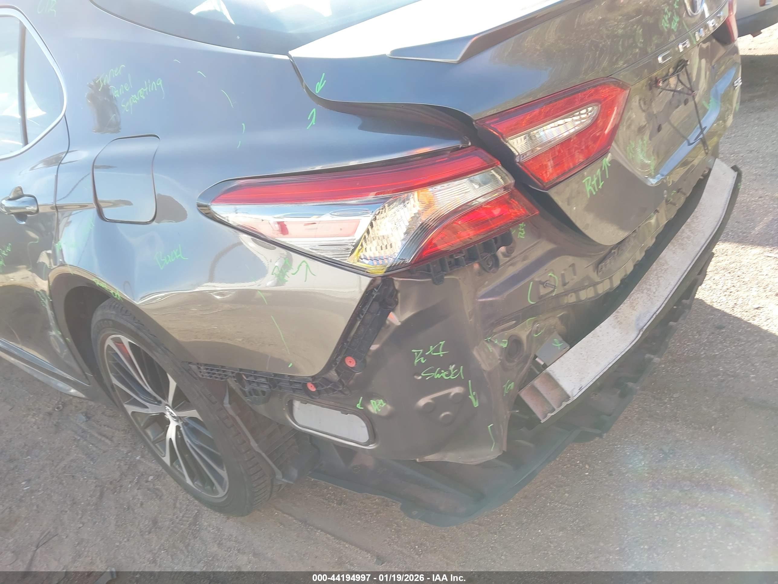 TOYOTA CAMRY image 6