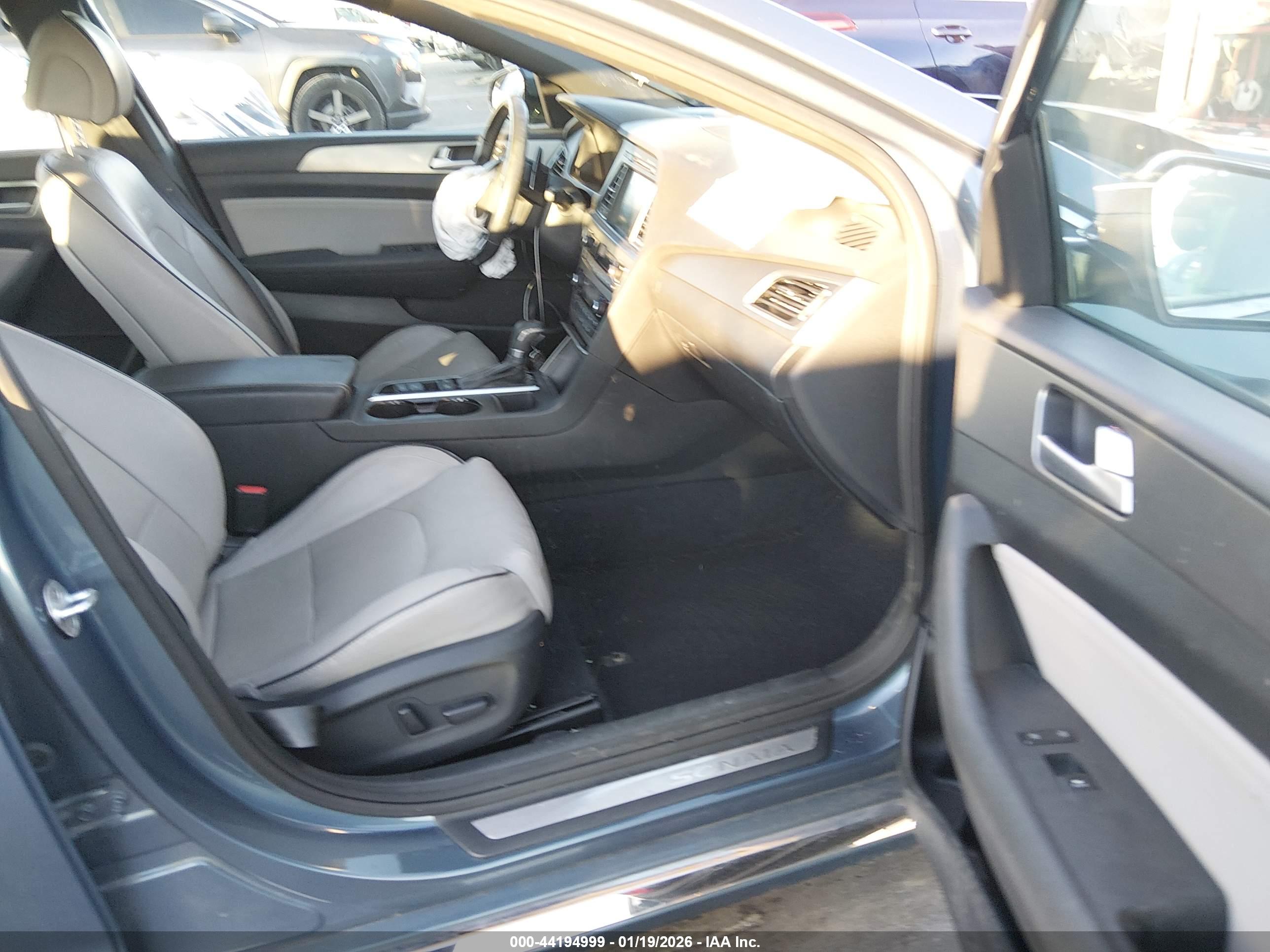 HYUNDAI SONATA image 5