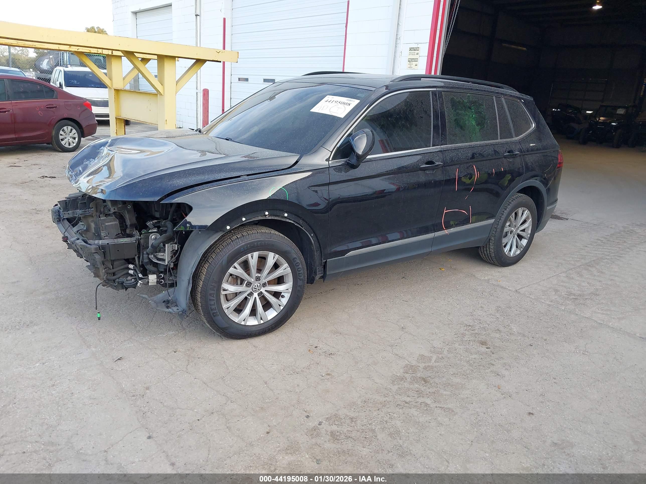 VOLKSWAGEN TIGUAN image 2