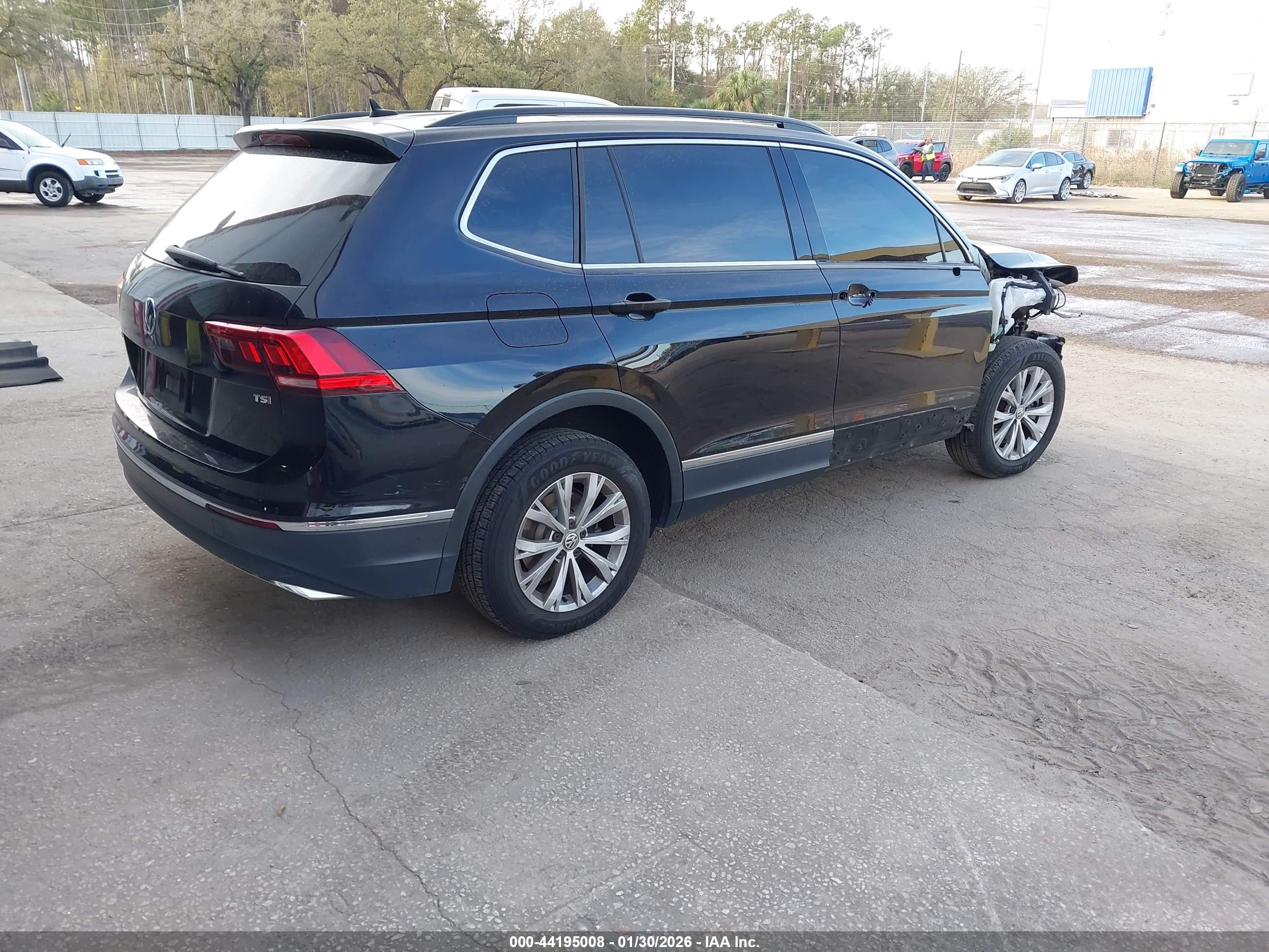 VOLKSWAGEN TIGUAN image 4