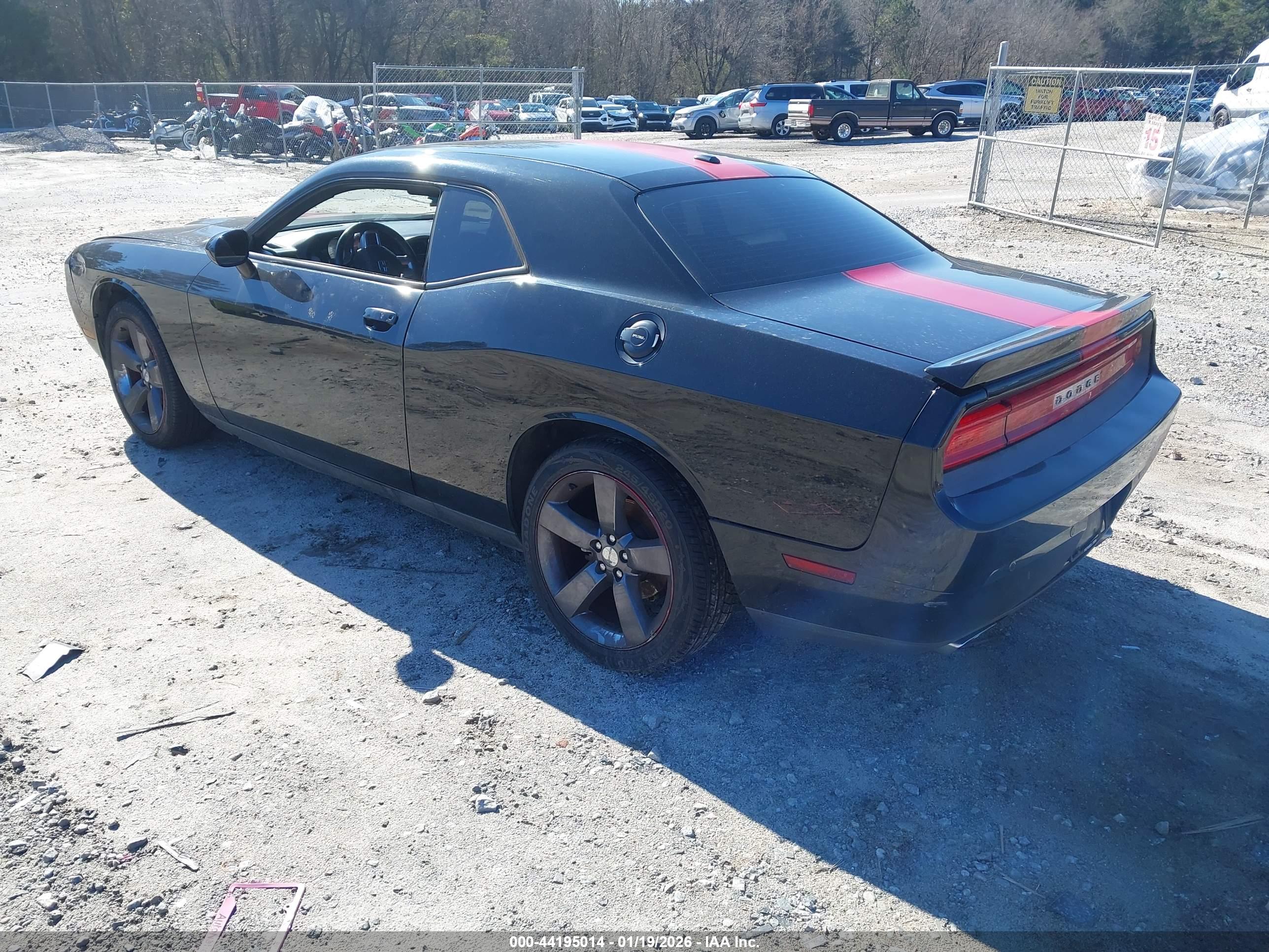 DODGE CHALLENGER image 3