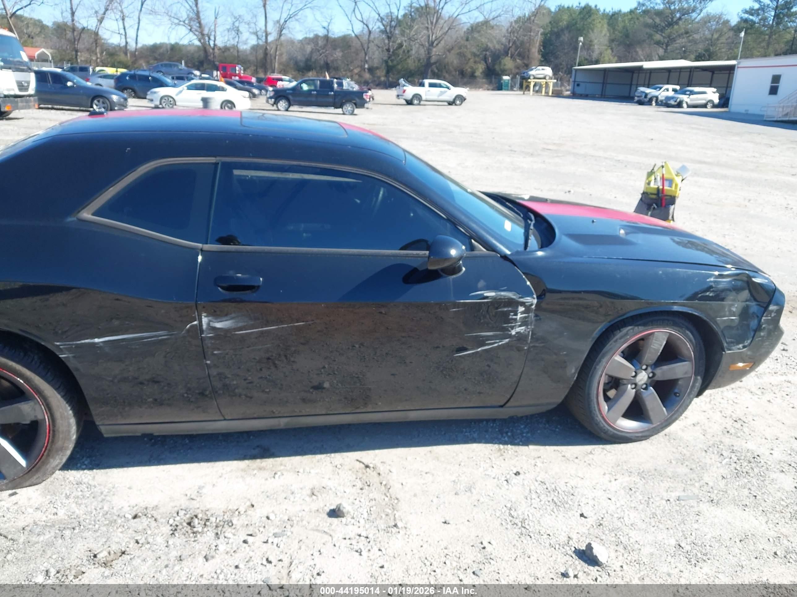 DODGE CHALLENGER image 6