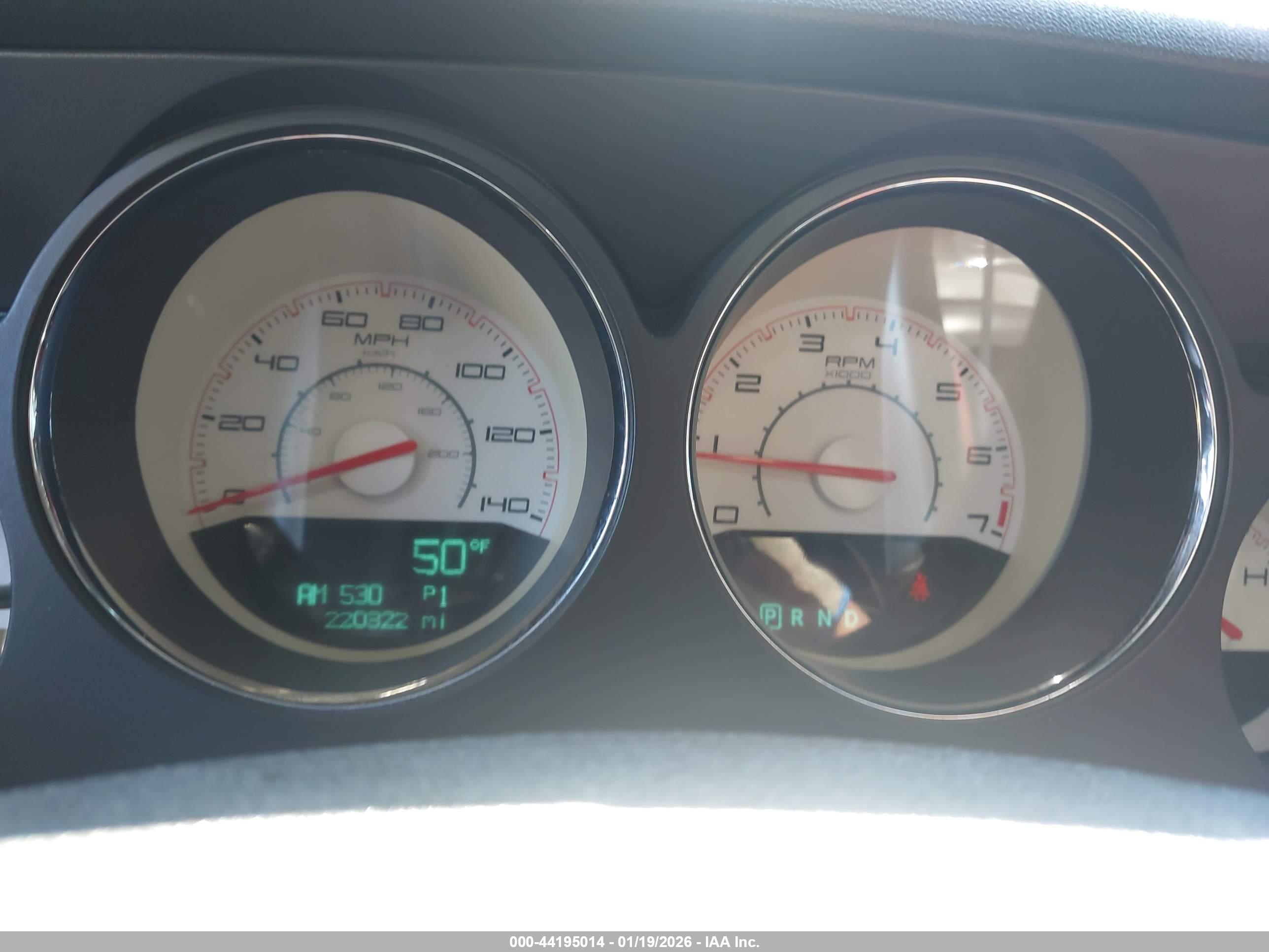 DODGE CHALLENGER image 7