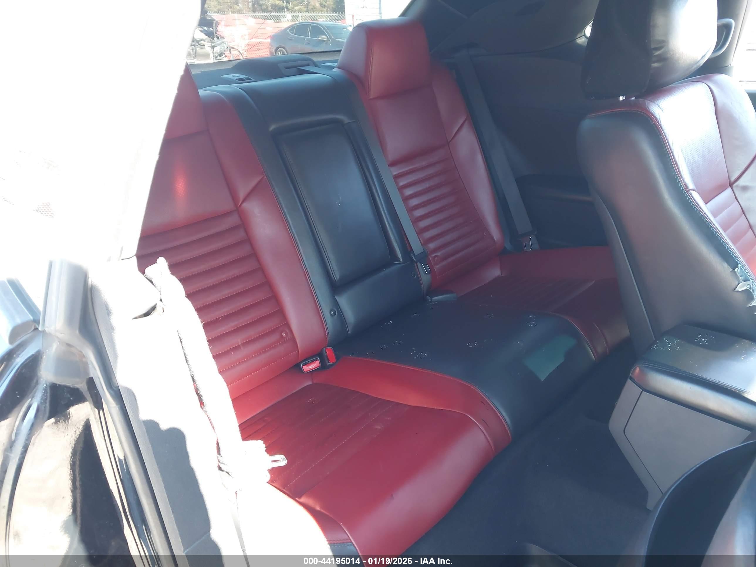 DODGE CHALLENGER image 8