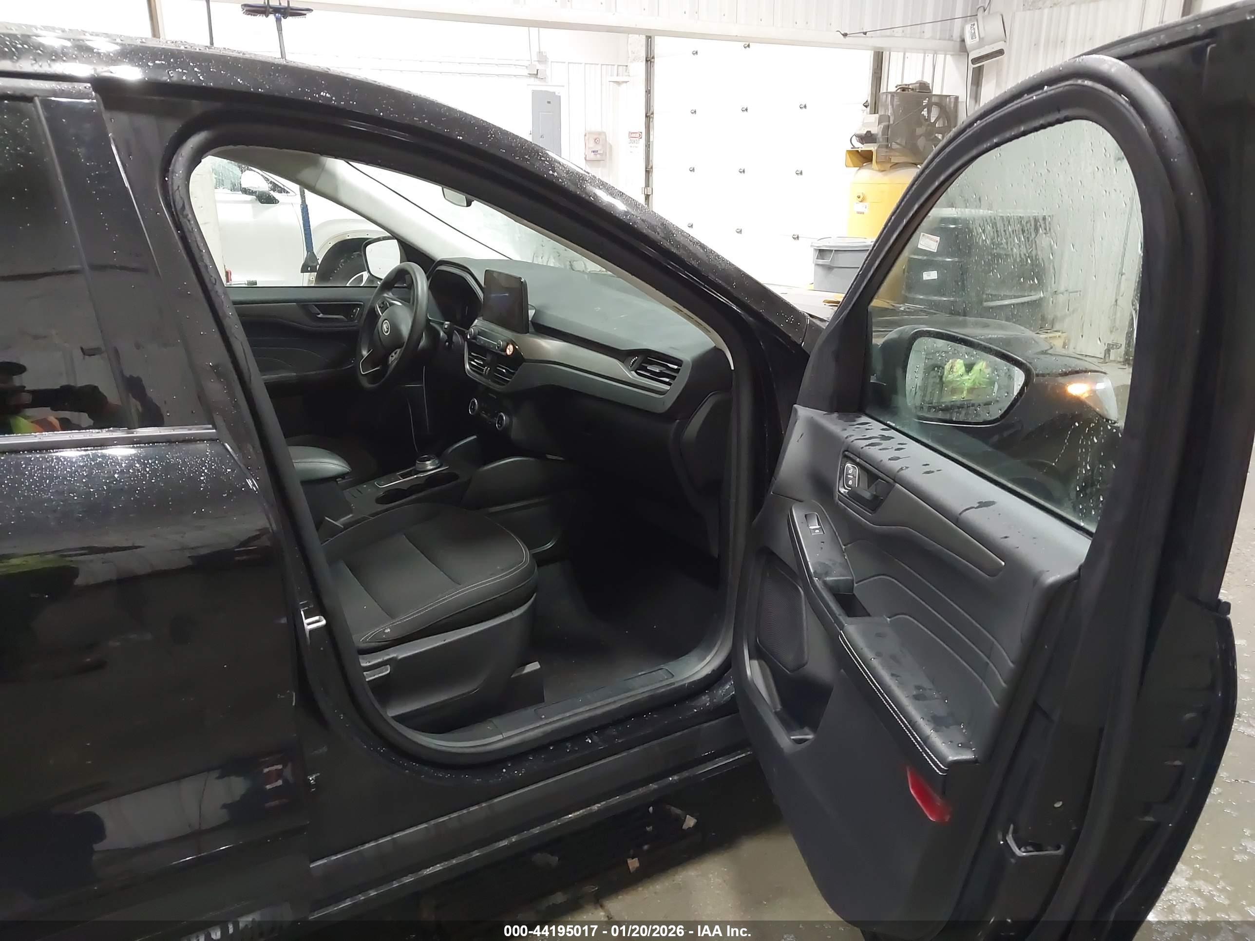 FORD ESCAPE image 5