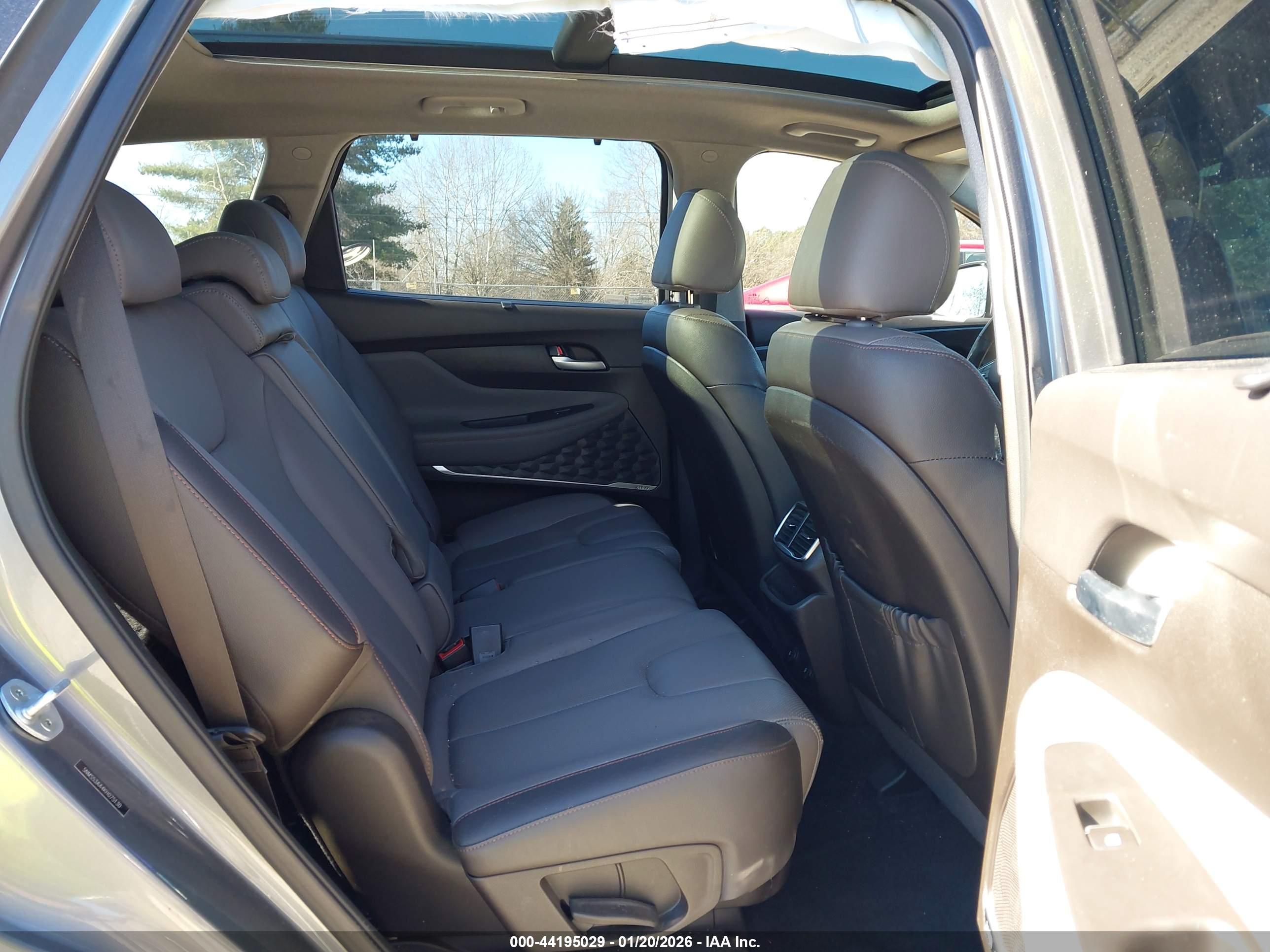 HYUNDAI SANTA image 8