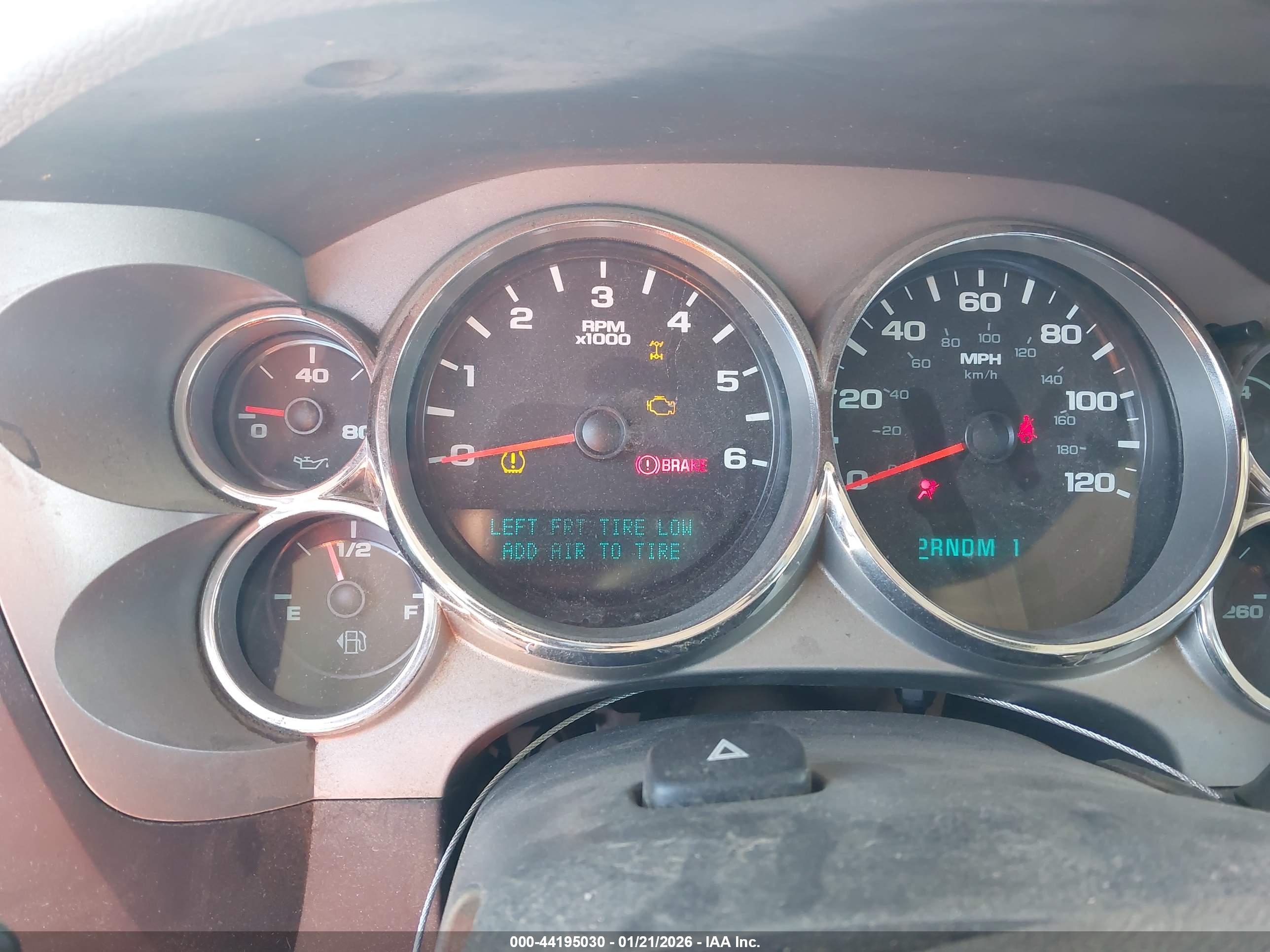 CHEVROLET SILVERADO image 7
