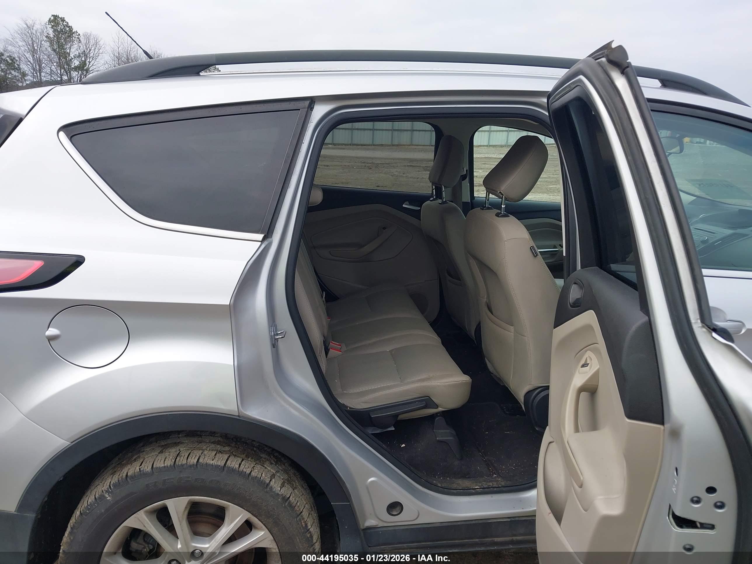 FORD ESCAPE image 8