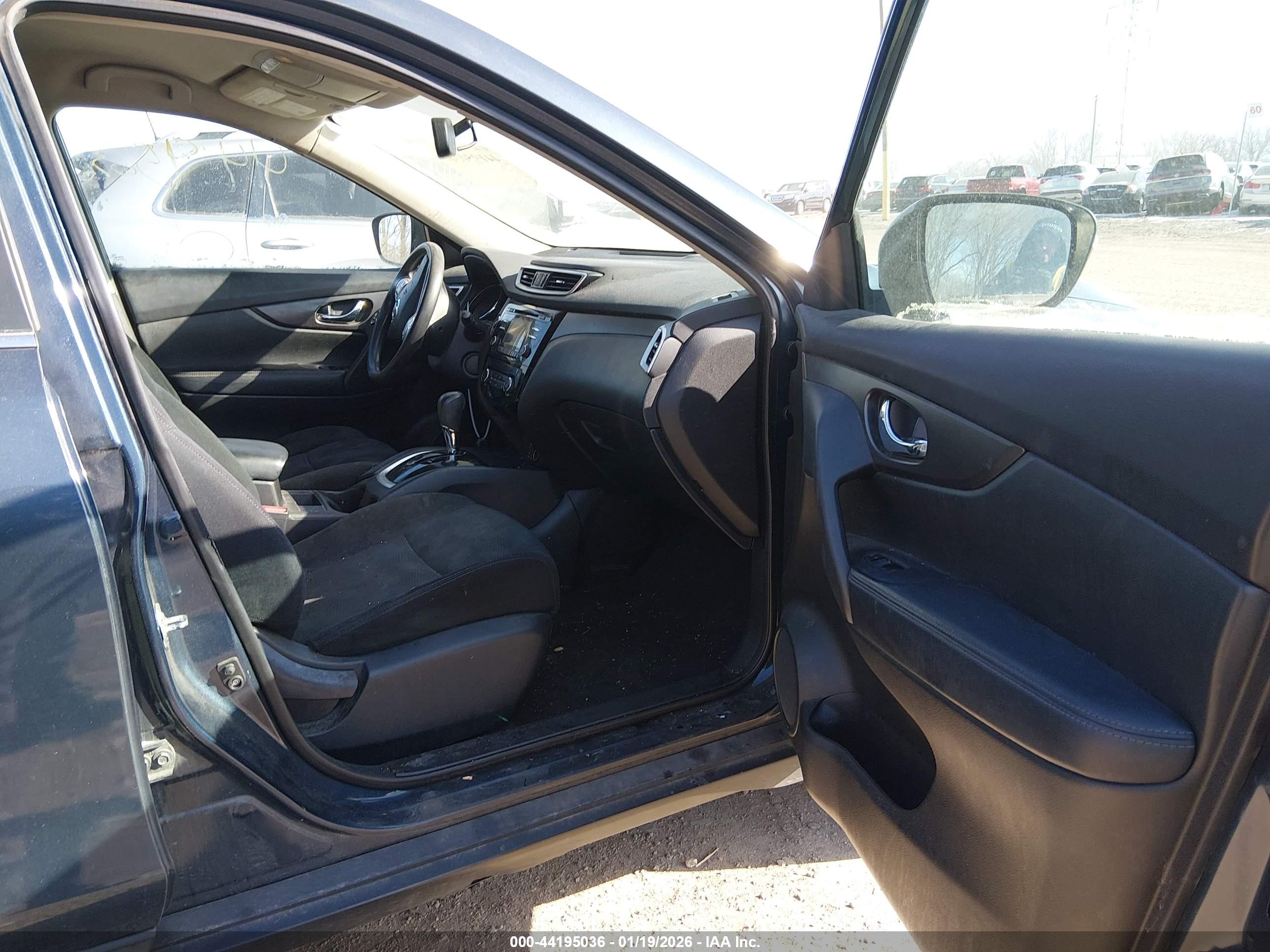 NISSAN ROGUE image 5
