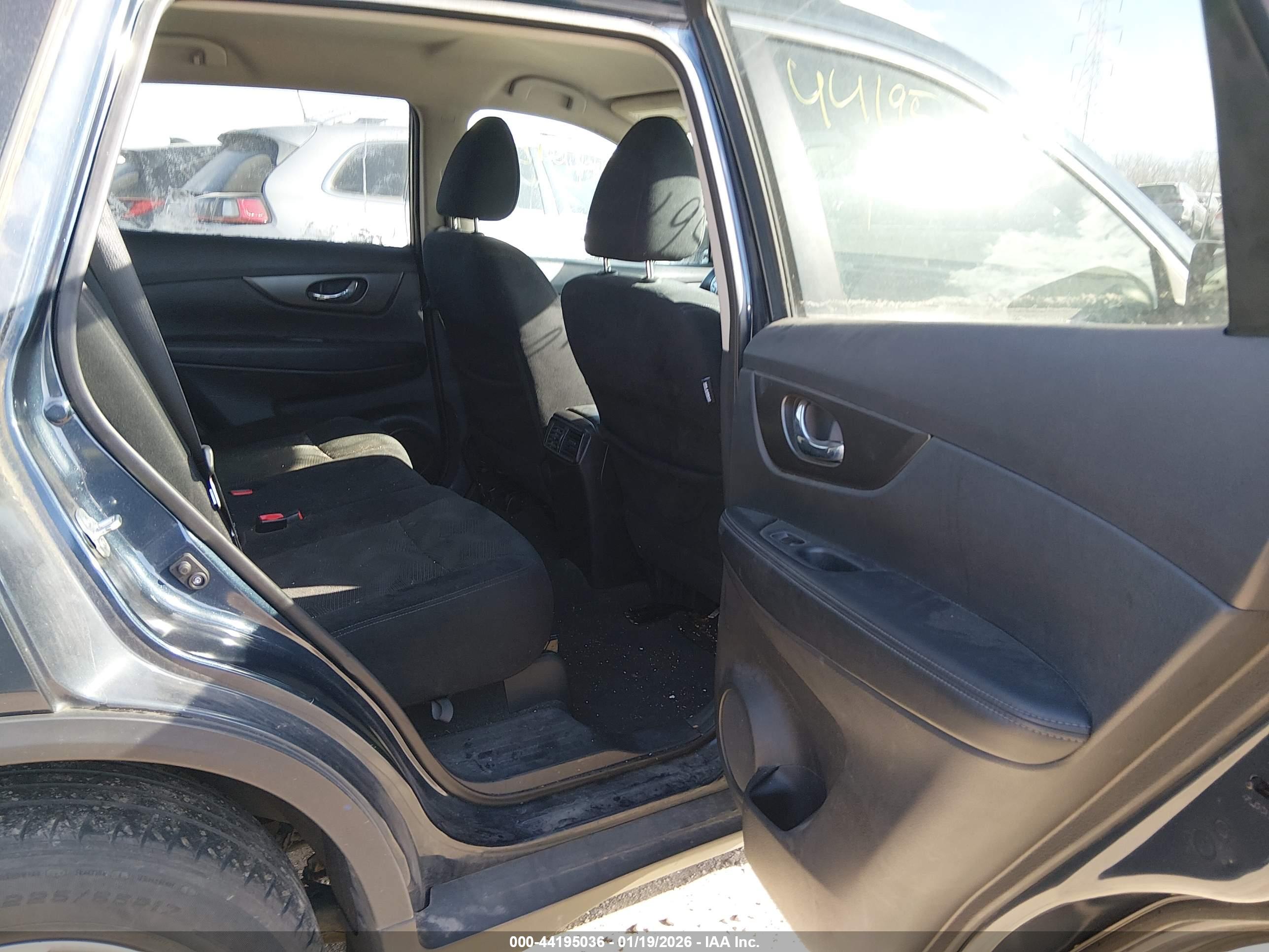 NISSAN ROGUE image 8