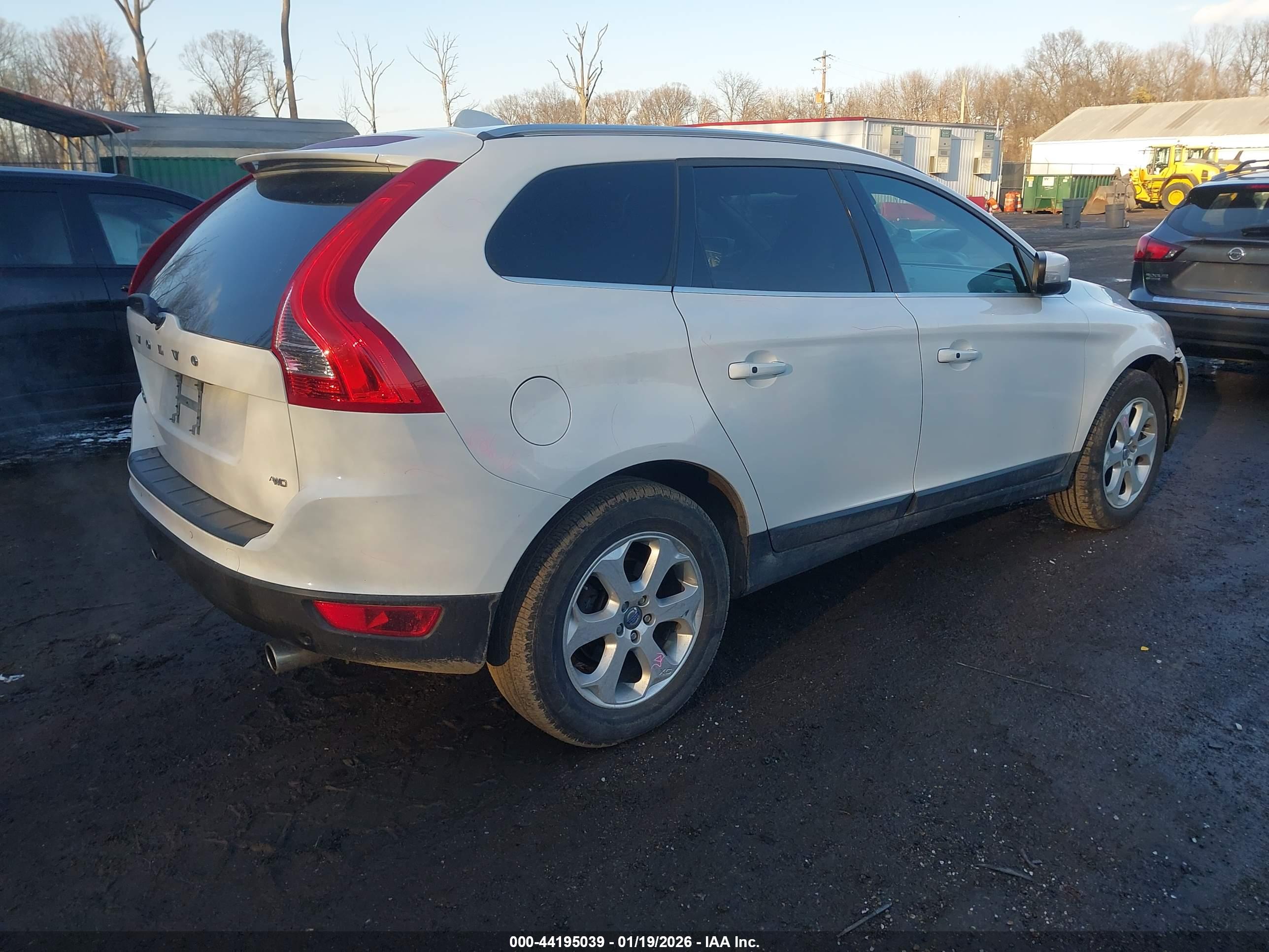 VOLVO XC60 image 4