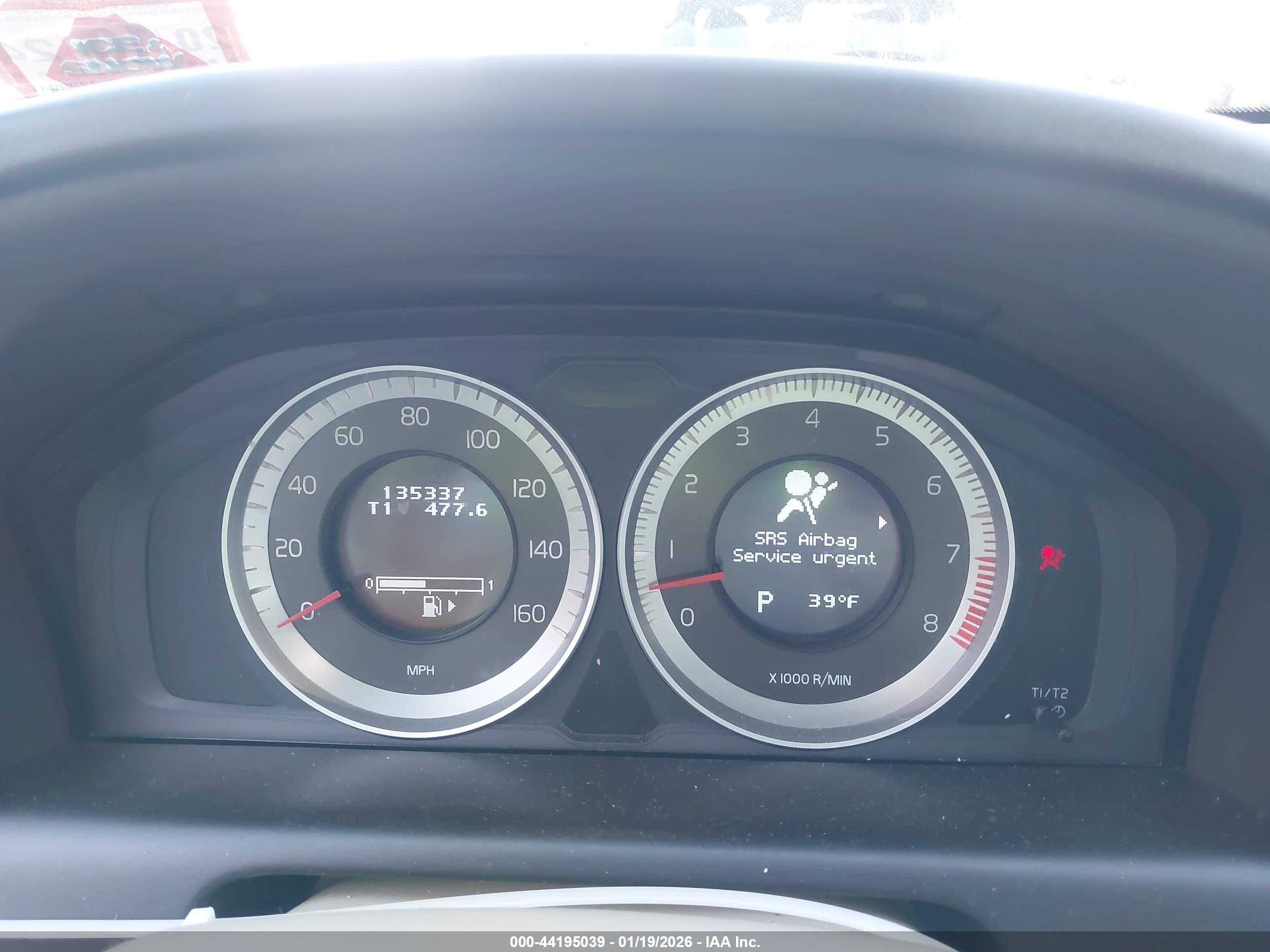 VOLVO XC60 image 7