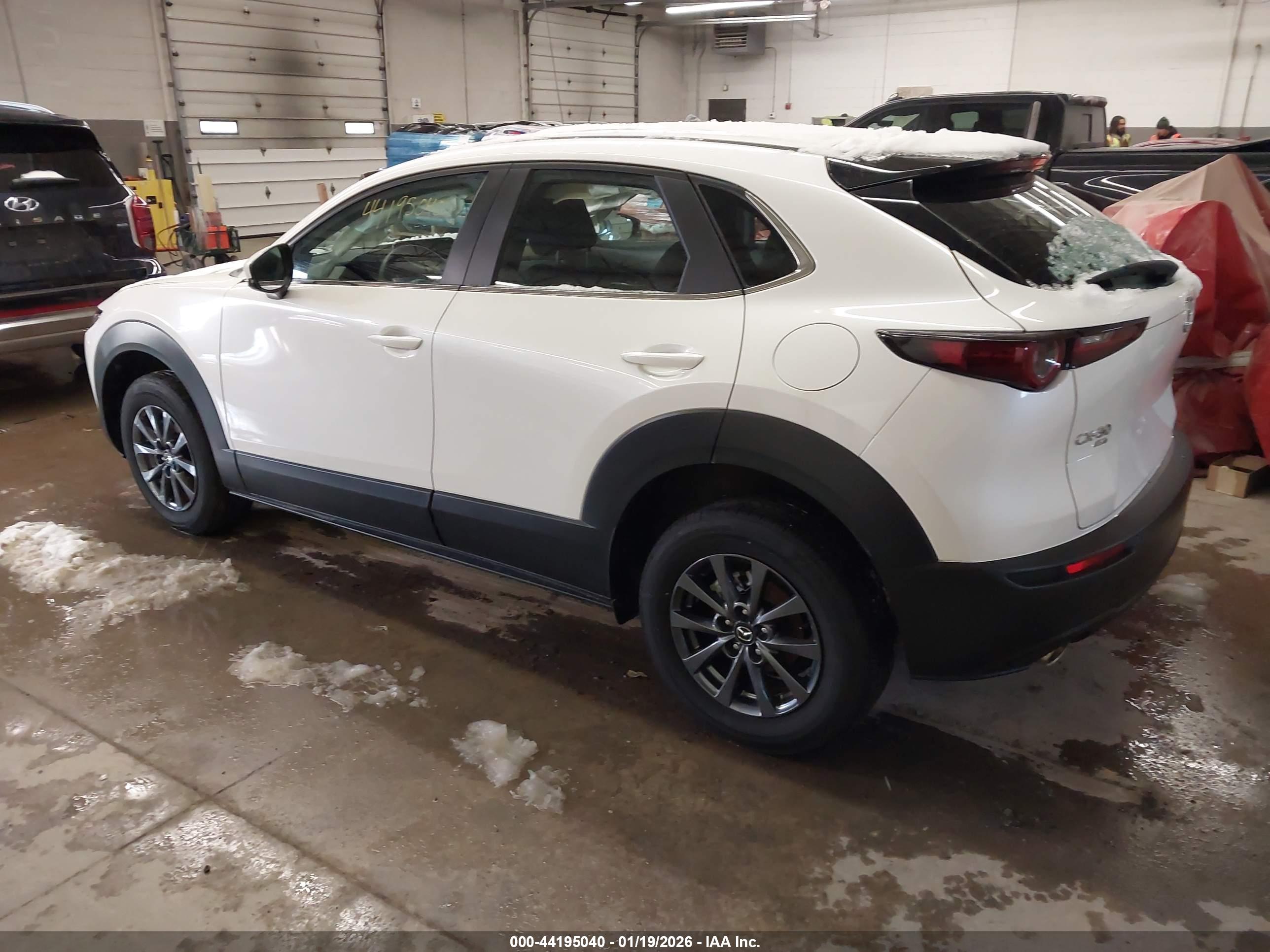 MAZDA CX-30 image 3